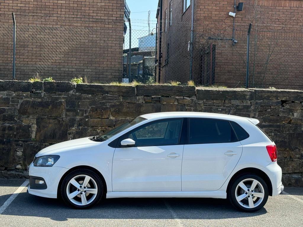 Volkswagen Polo view 4