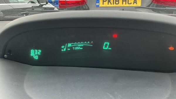 Toyota Yaris view 10