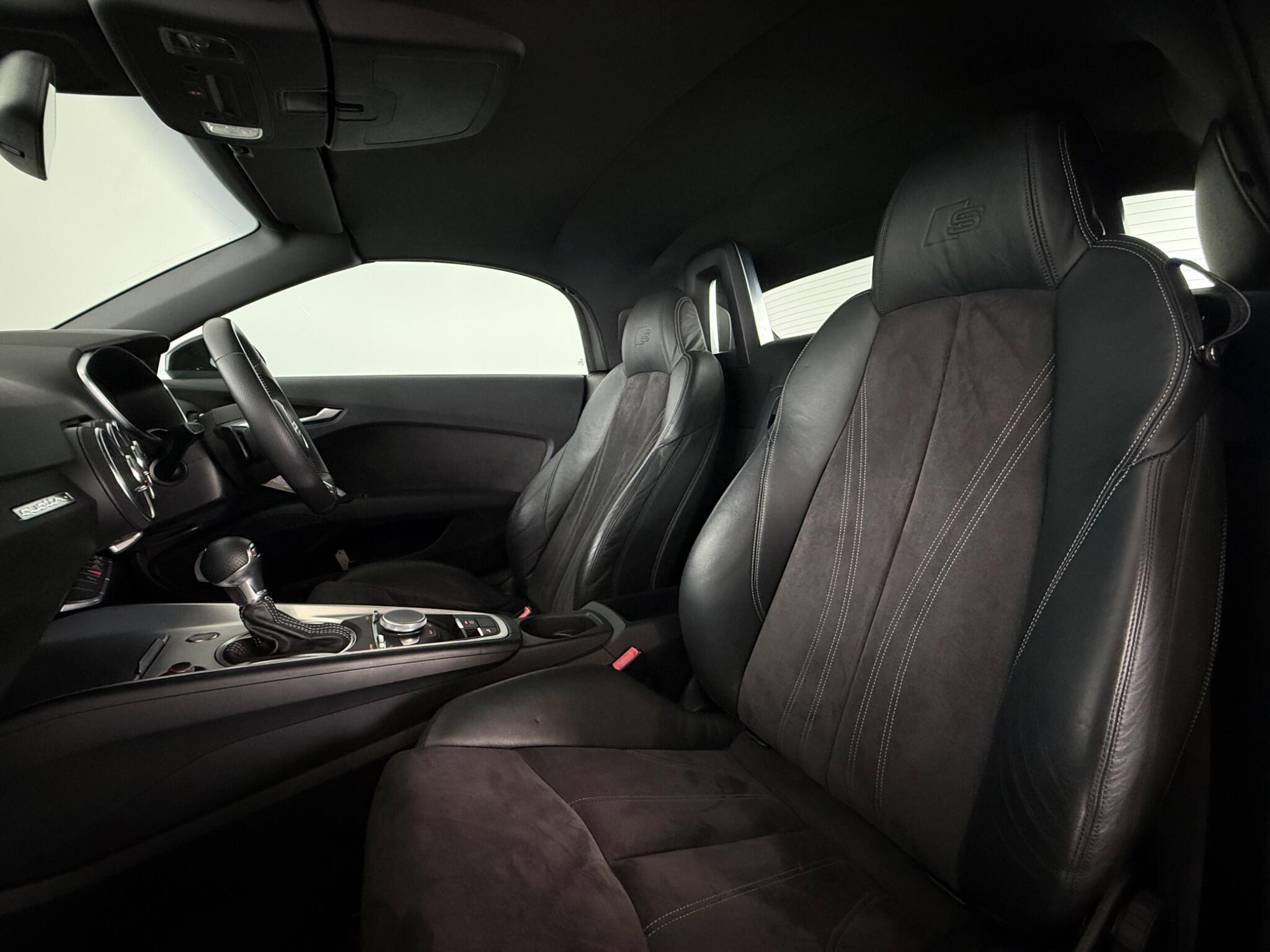 Audi TT view 31