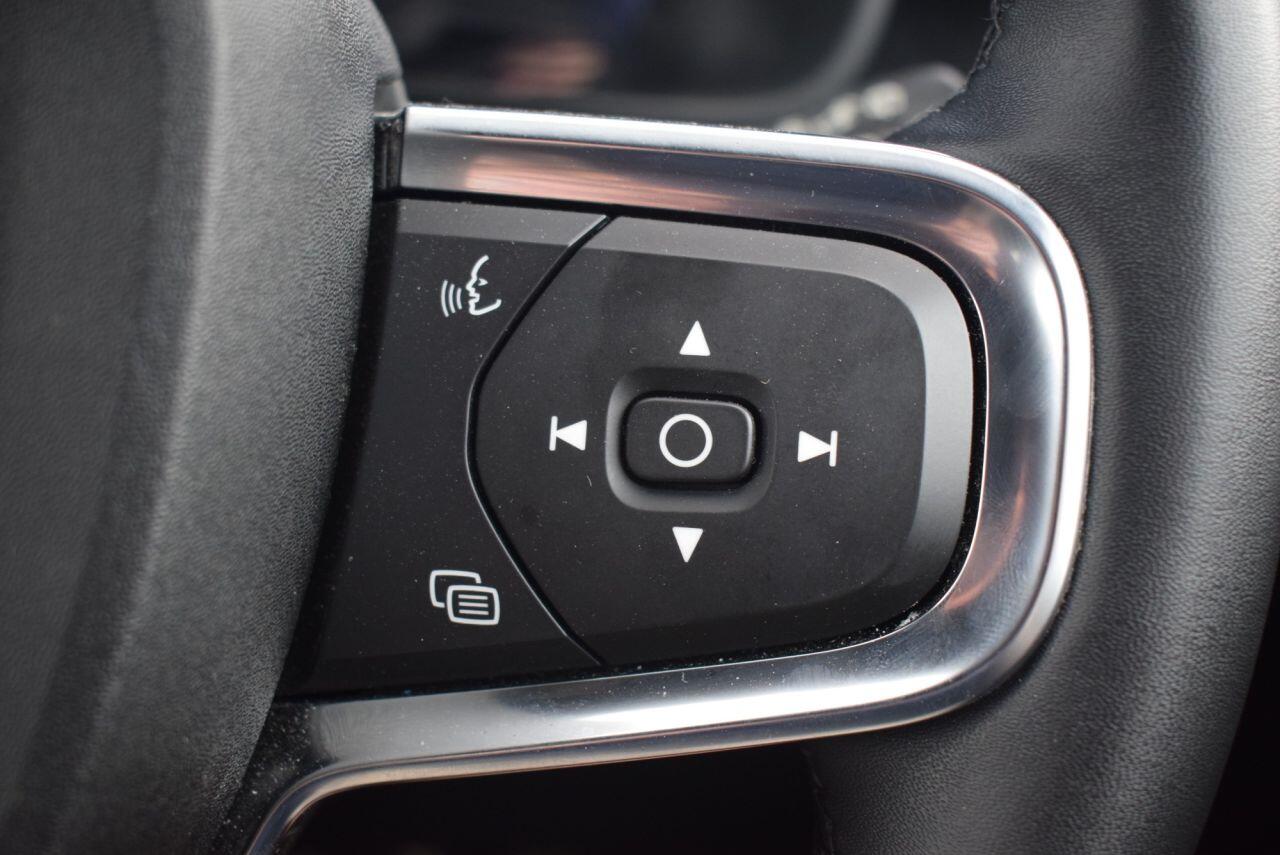 Volvo XC40 view 18