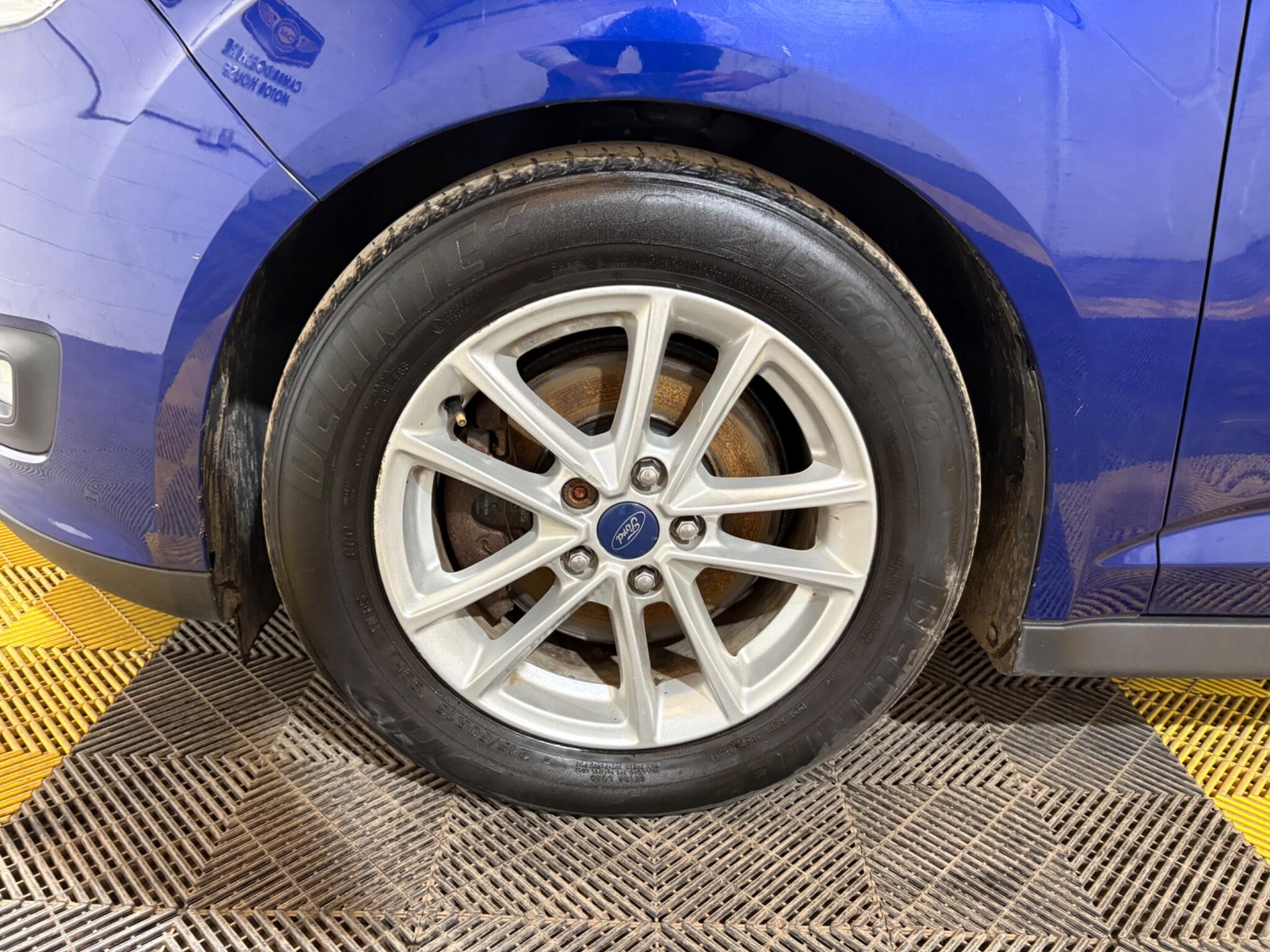 Ford Grand C-Max view 74