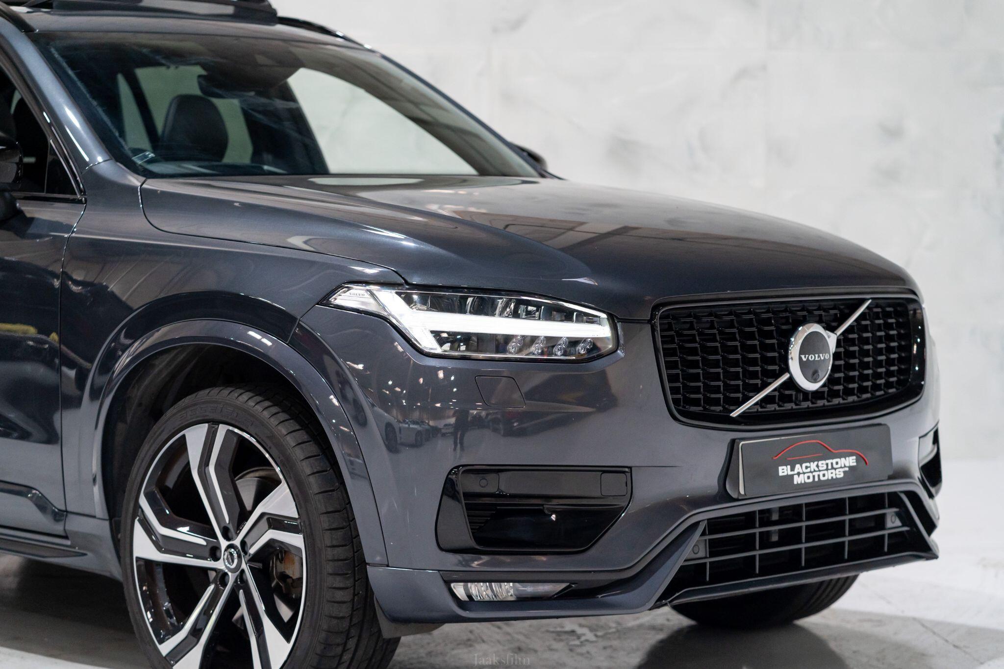 Volvo XC90 view 10