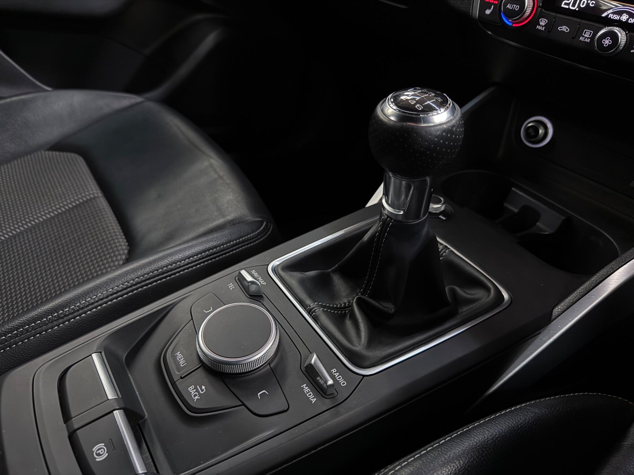Audi Q2 view 23