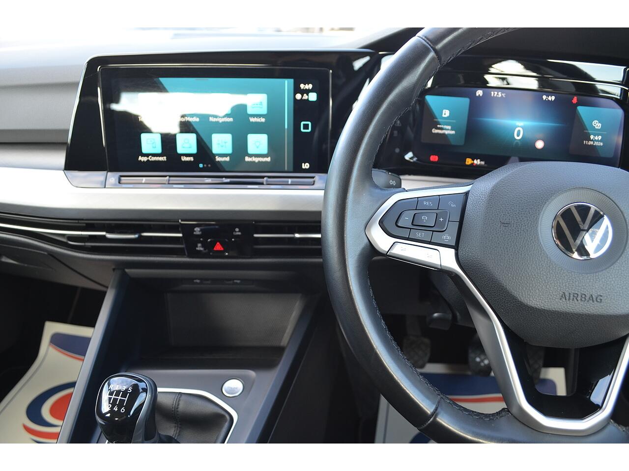Volkswagen Golf view 20