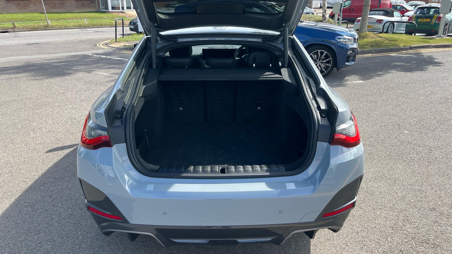 BMW i4 view 13