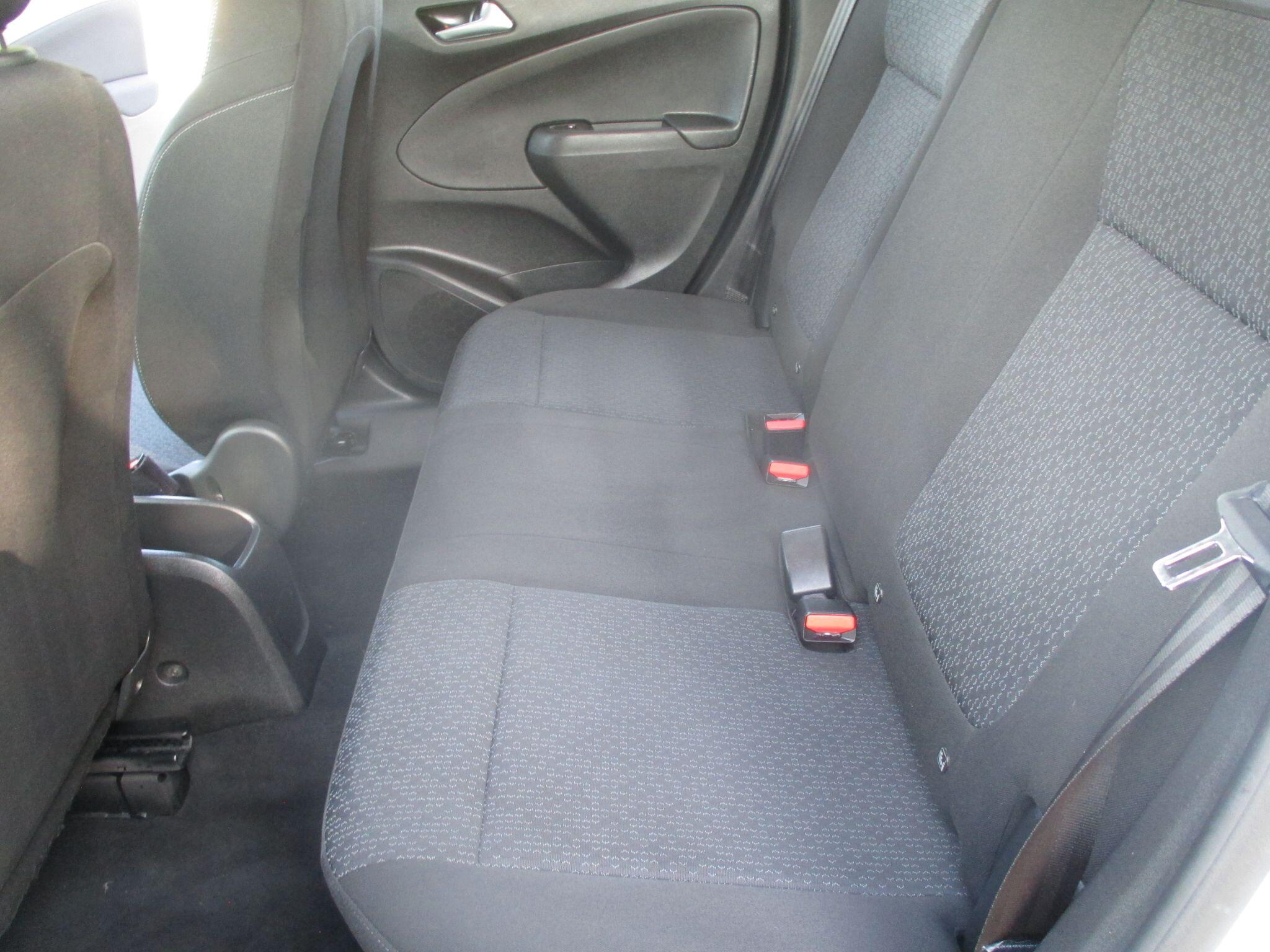 Vauxhall Crossland X view 31