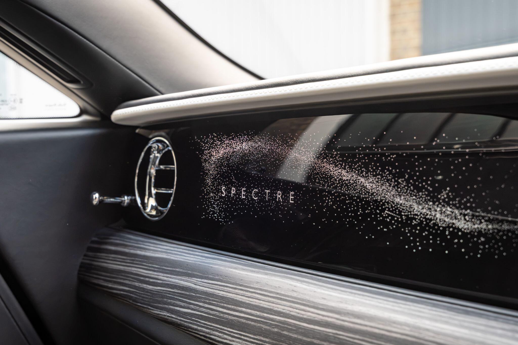 Rolls-Royce Spectre view 32