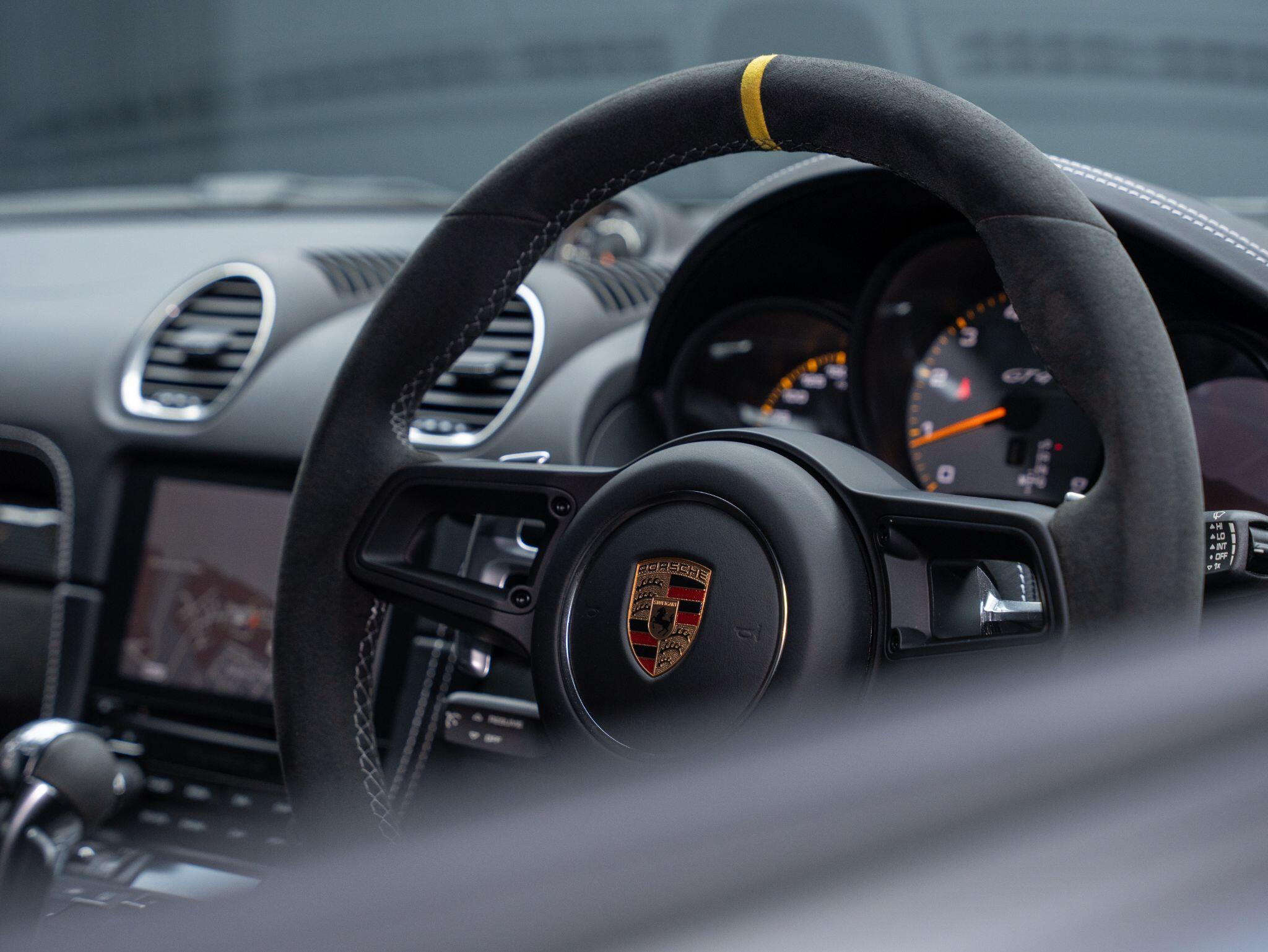 Porsche Cayman view 45
