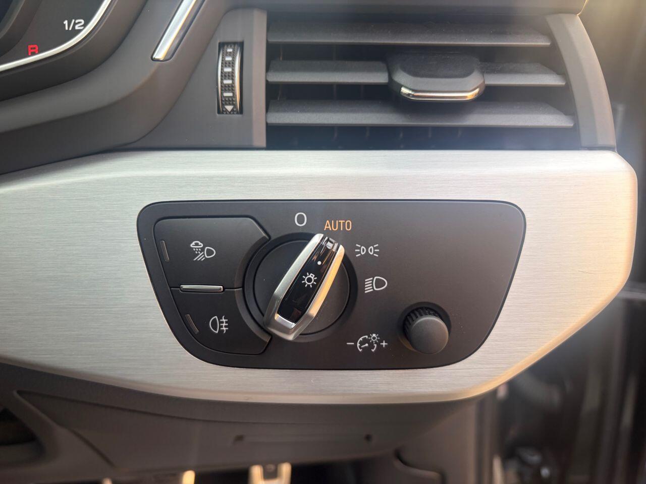 Audi A4 view 26
