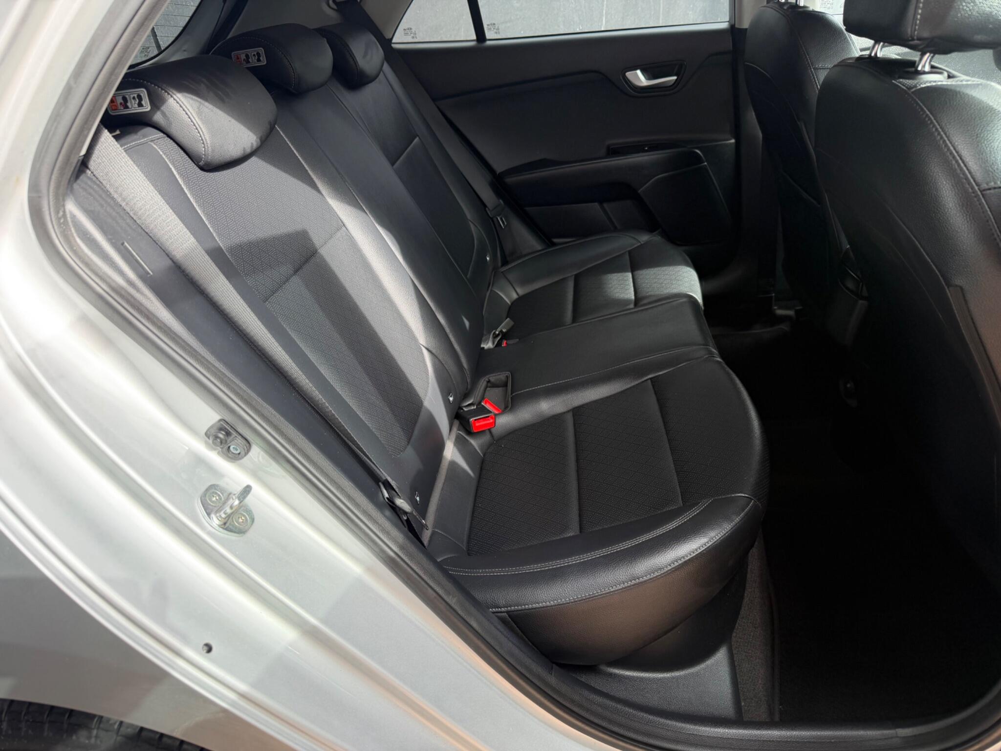 Kia Rio view 11