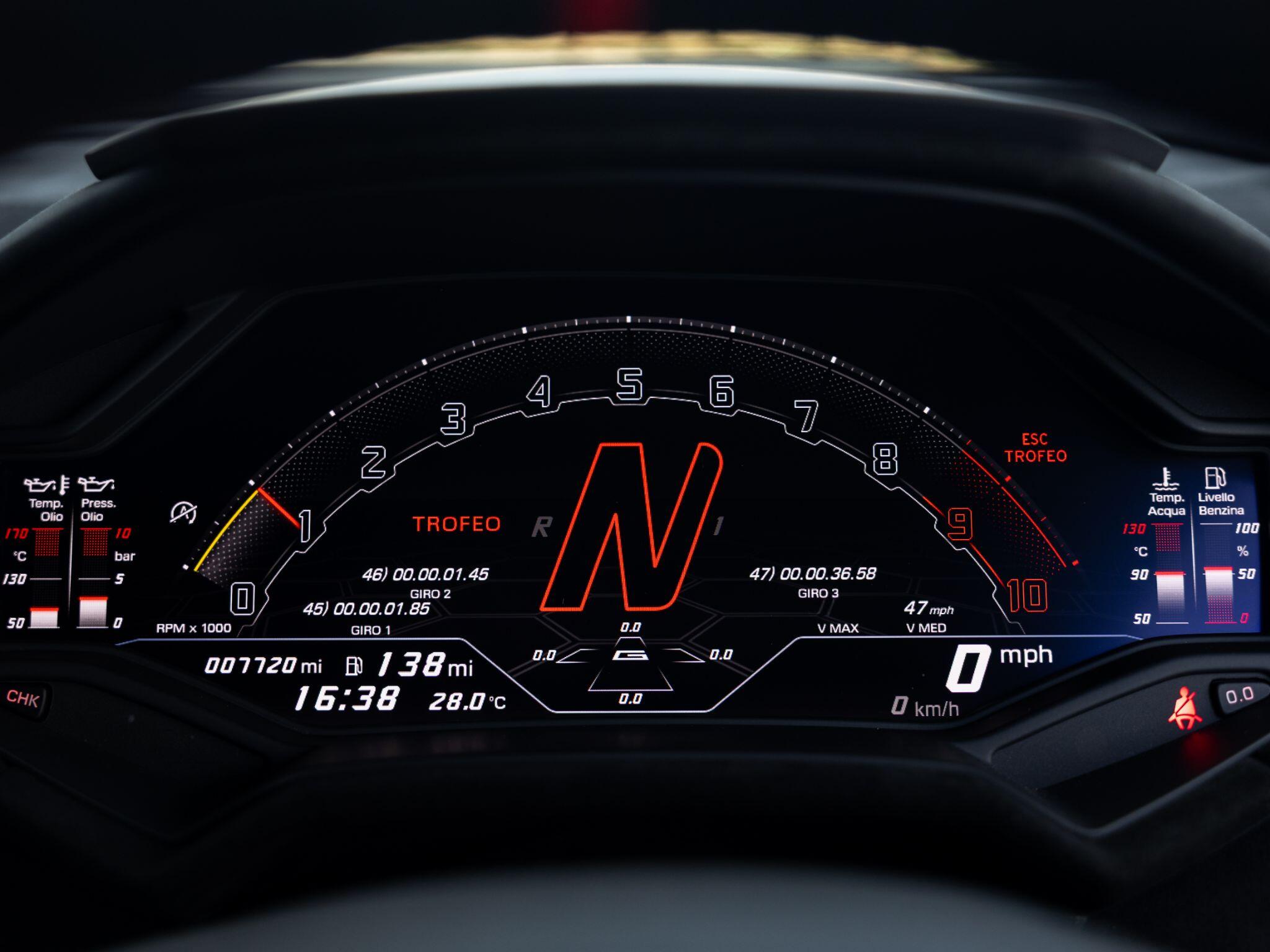 Lamborghini Huracan view 26