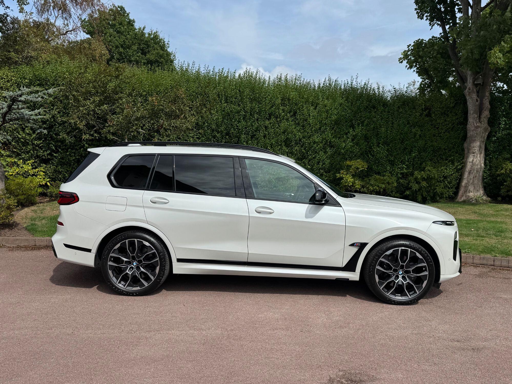 BMW X7 view 7