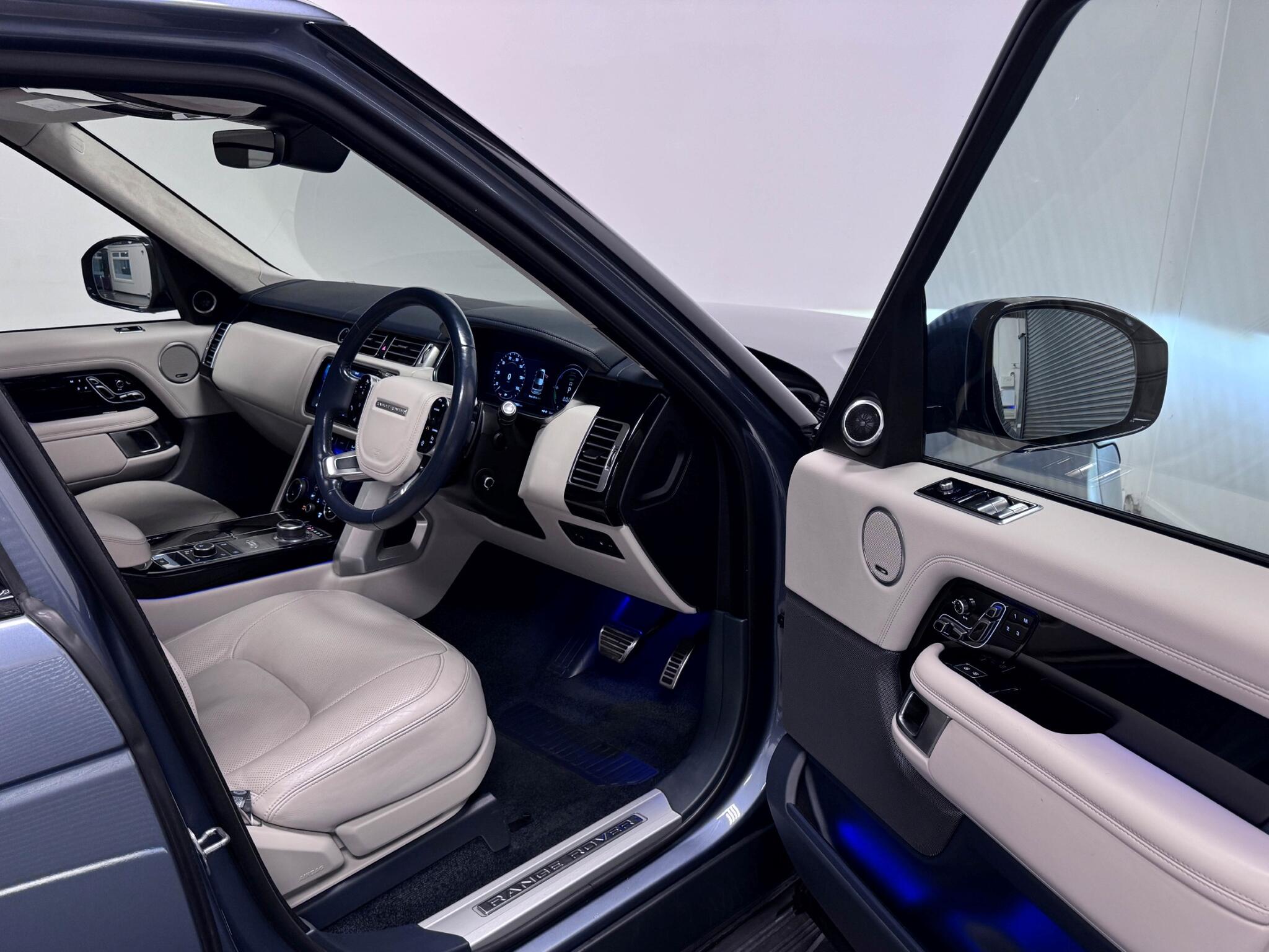 Land Rover Range Rover view 39