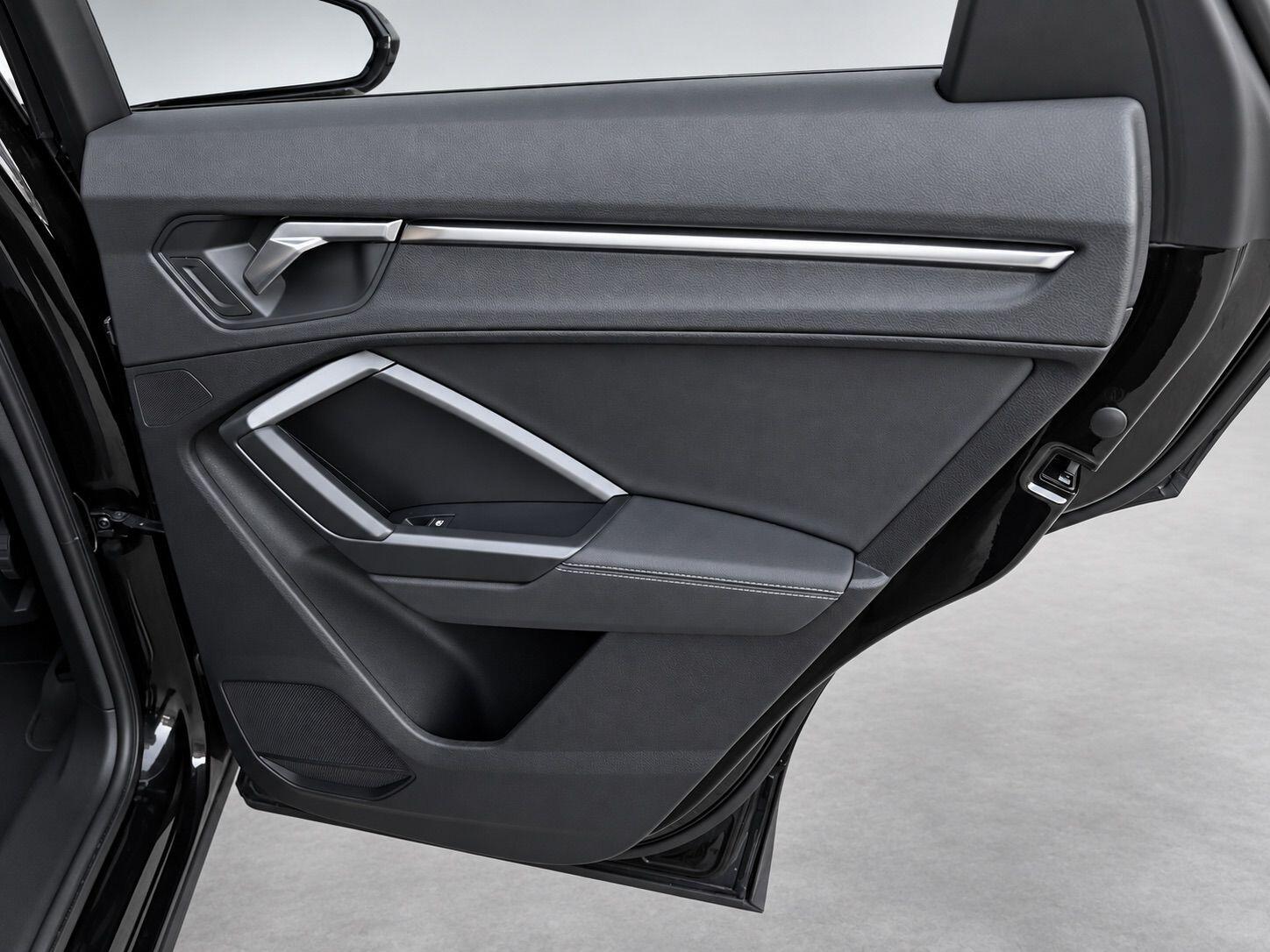 Audi Q3 view 31