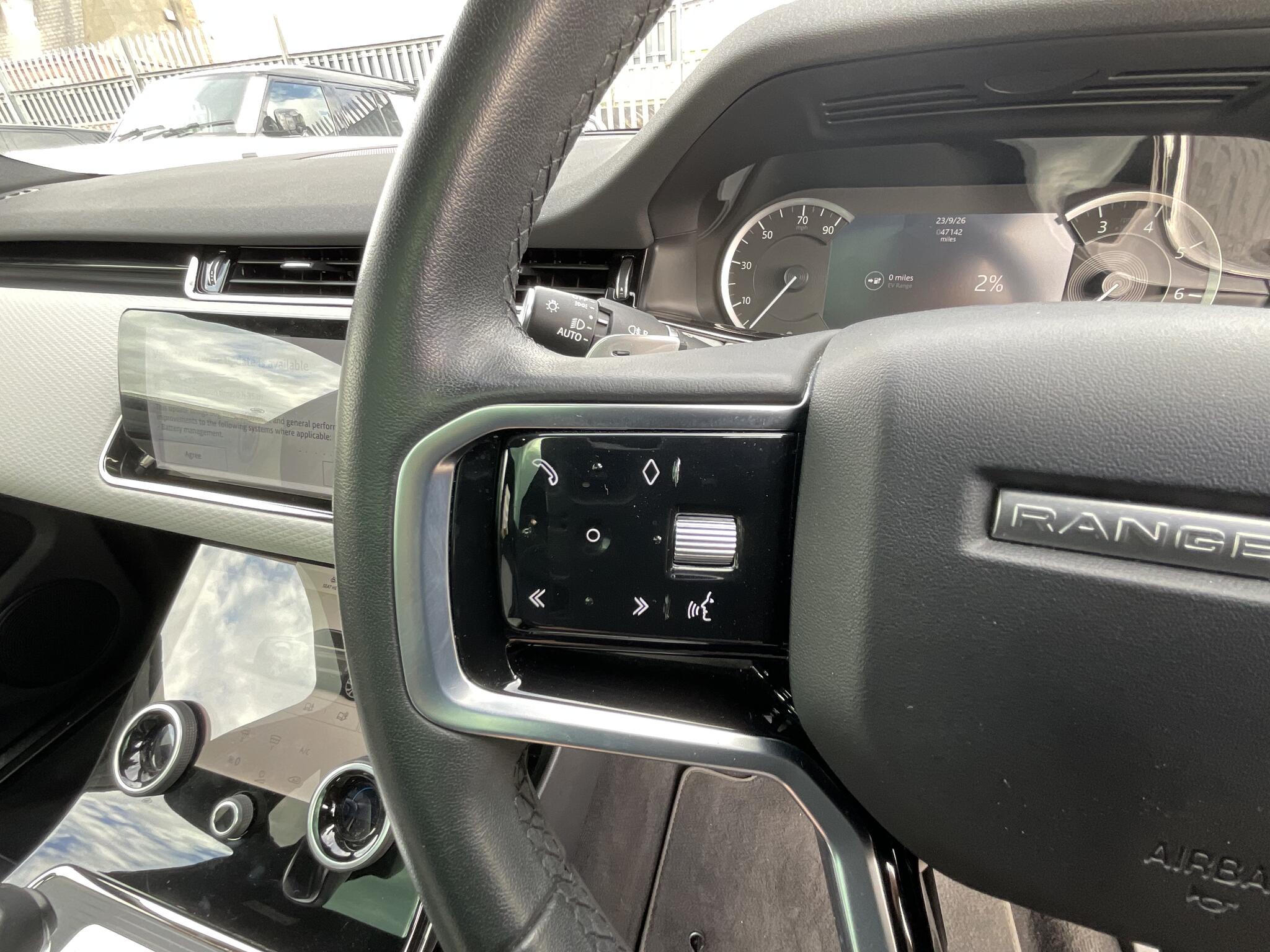Land Rover Range Rover Evoque view 23