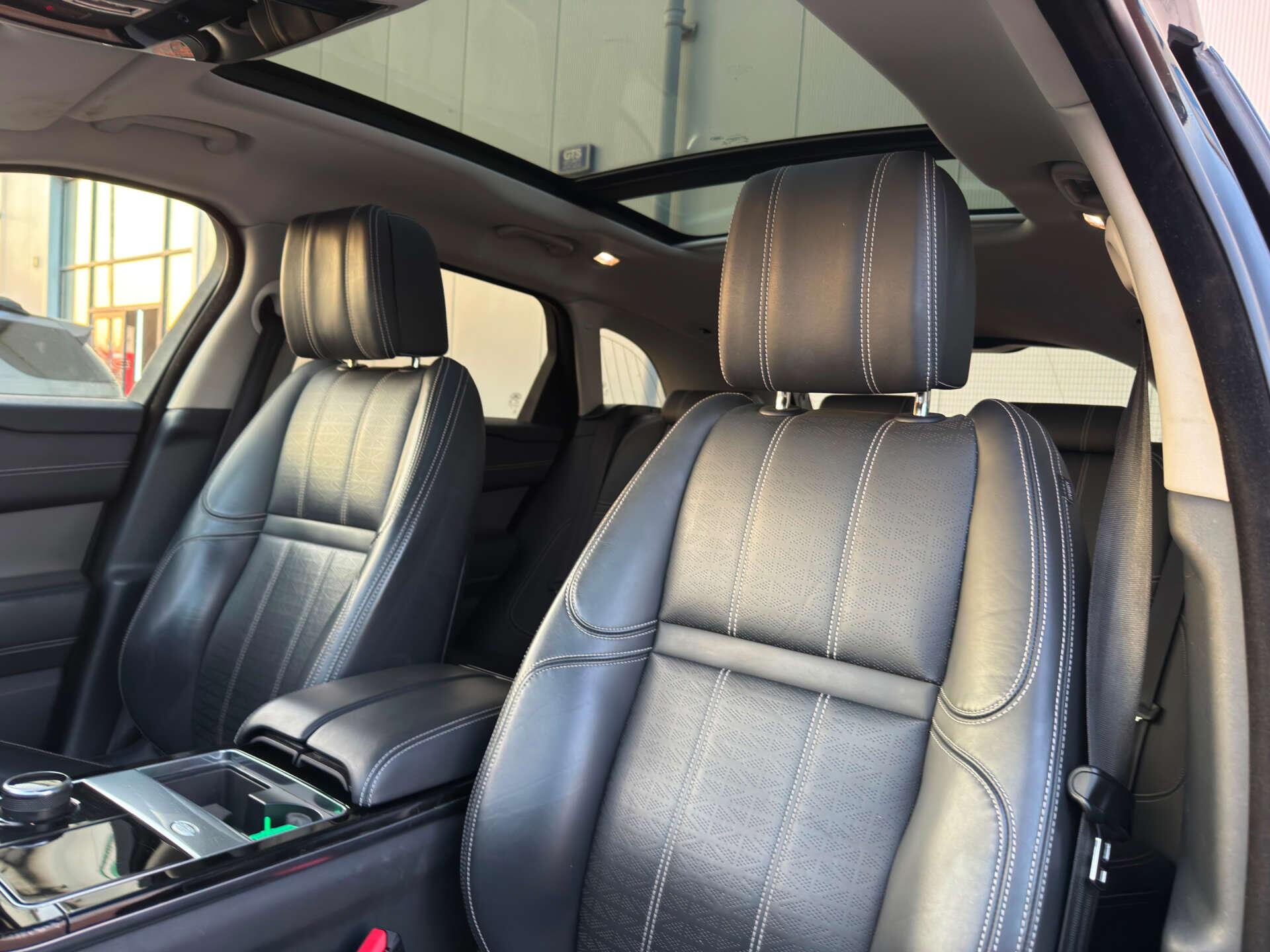 Land Rover Range Rover Velar view 52
