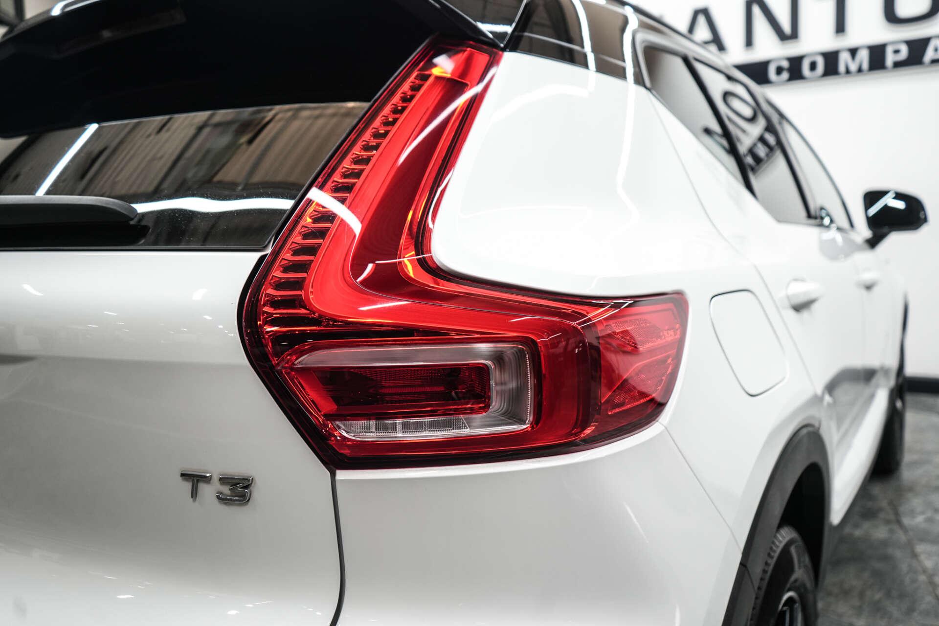 Volvo XC40 view 10