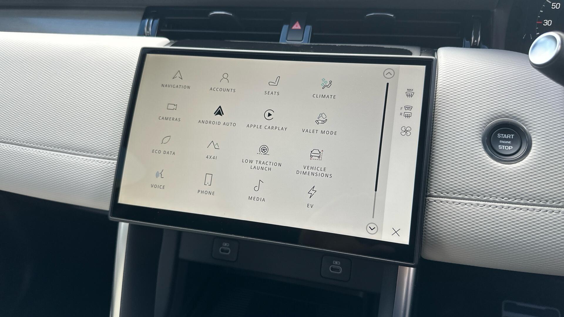 Land Rover Discovery Sport view 55