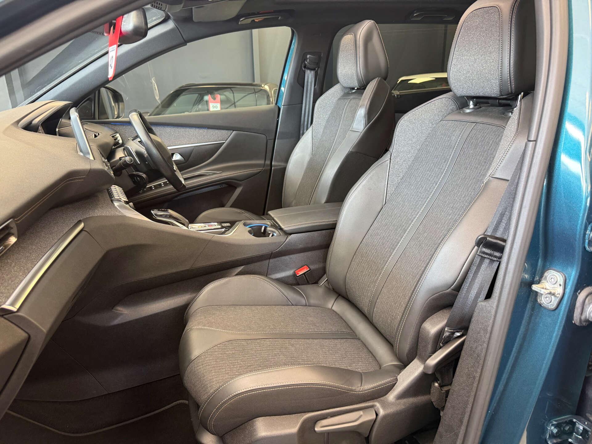 Peugeot 5008 view 12