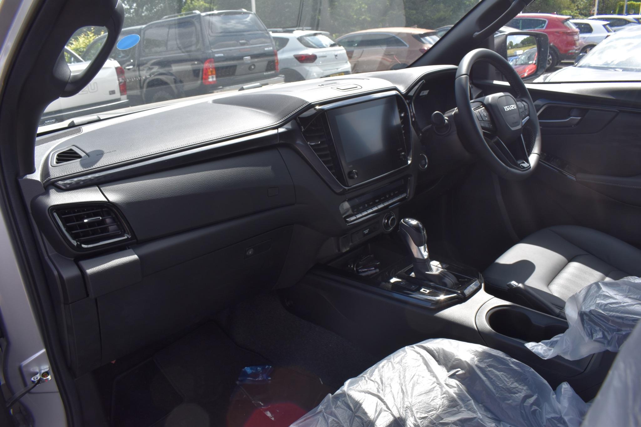D-Max - 1.9 TD V-Cross Auto 4WD Euro 6 (s/s) 4dr - Image 17