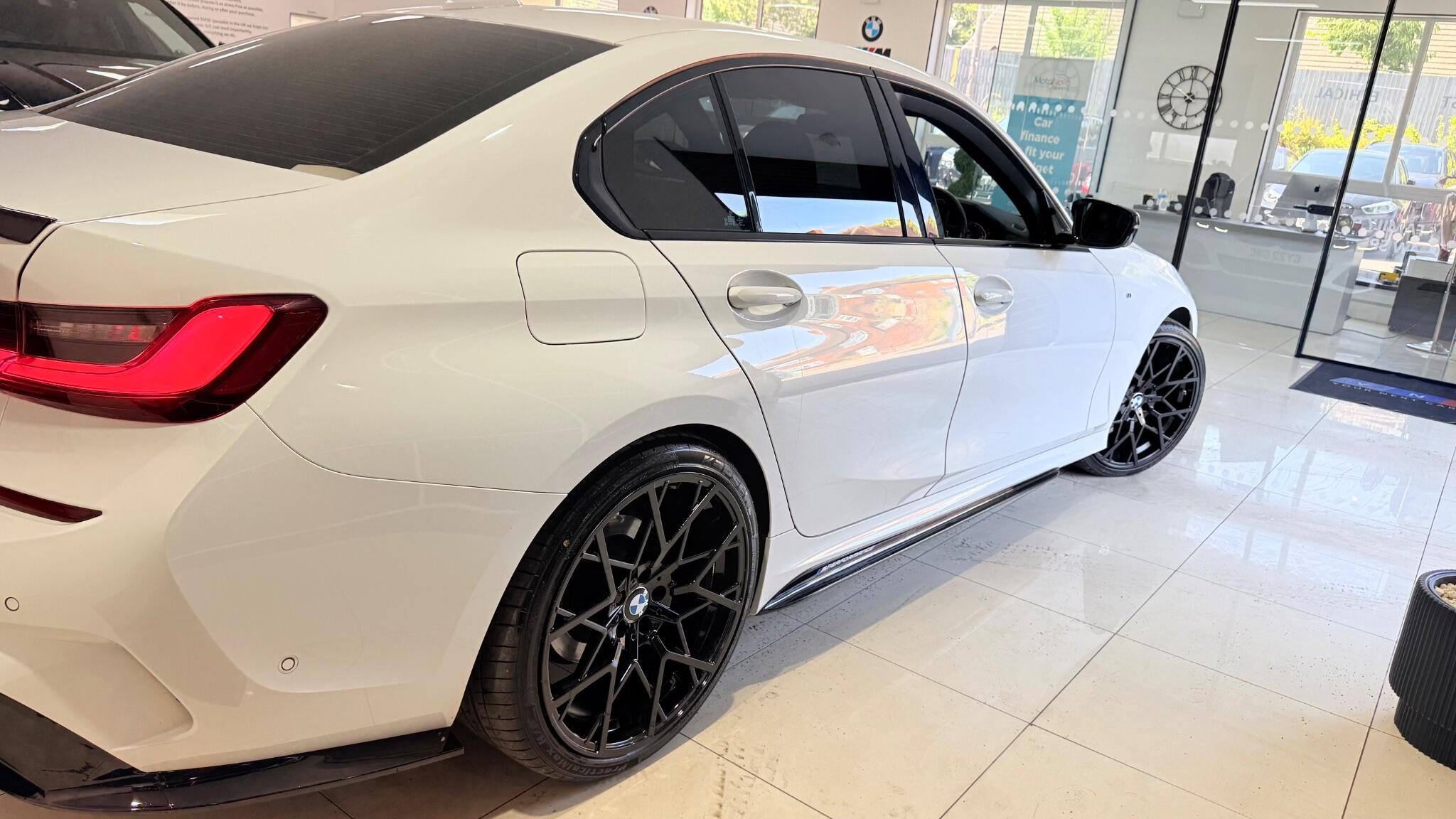 BMW 3 Series view 11