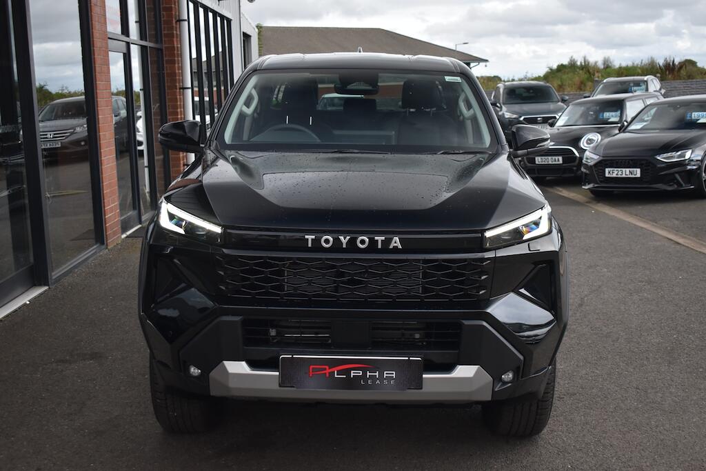 Toyota Hilux view 3