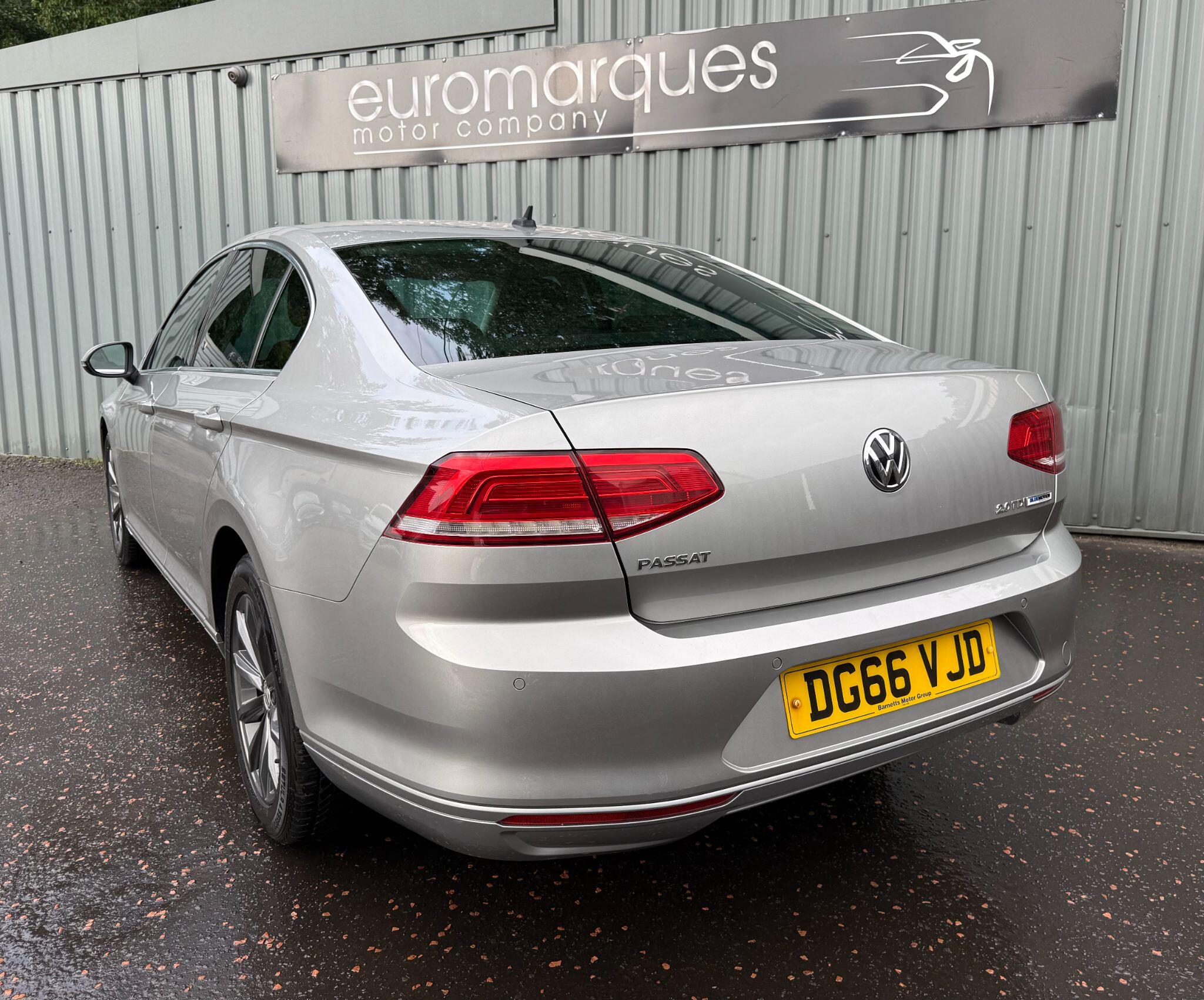 Volkswagen Passat view 6
