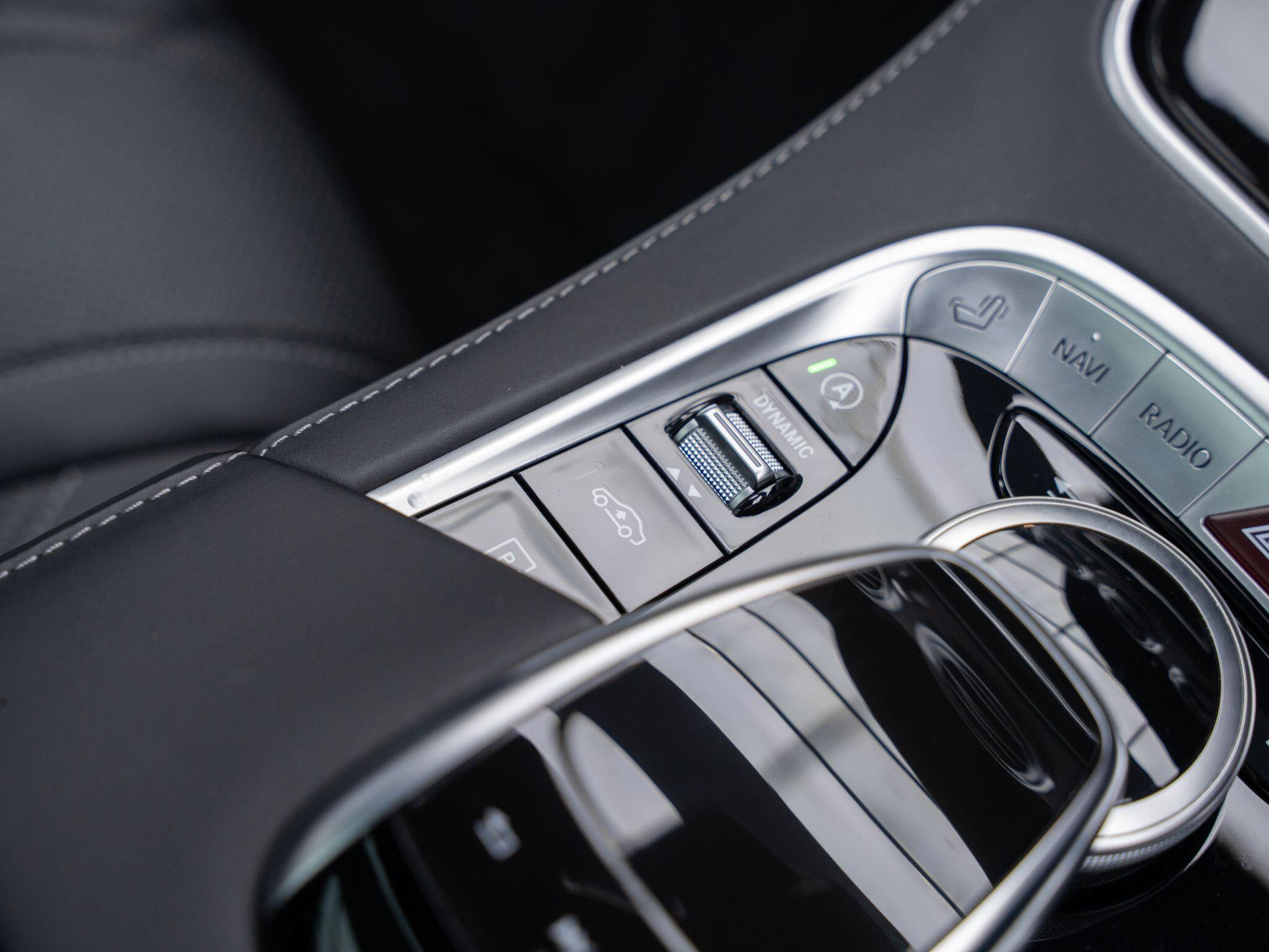 Mercedes-Benz S-Class view 35