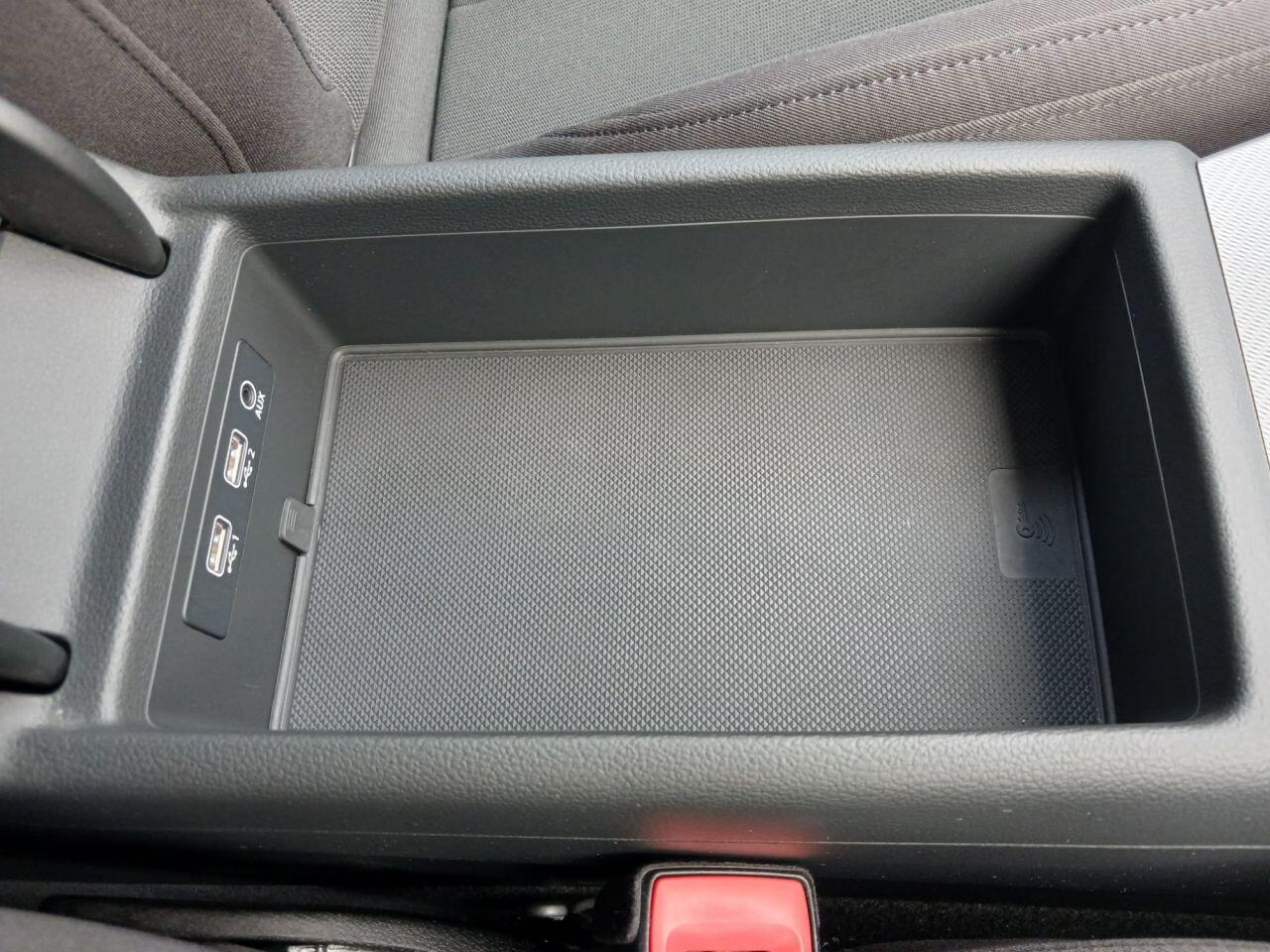 Audi A4 view 42