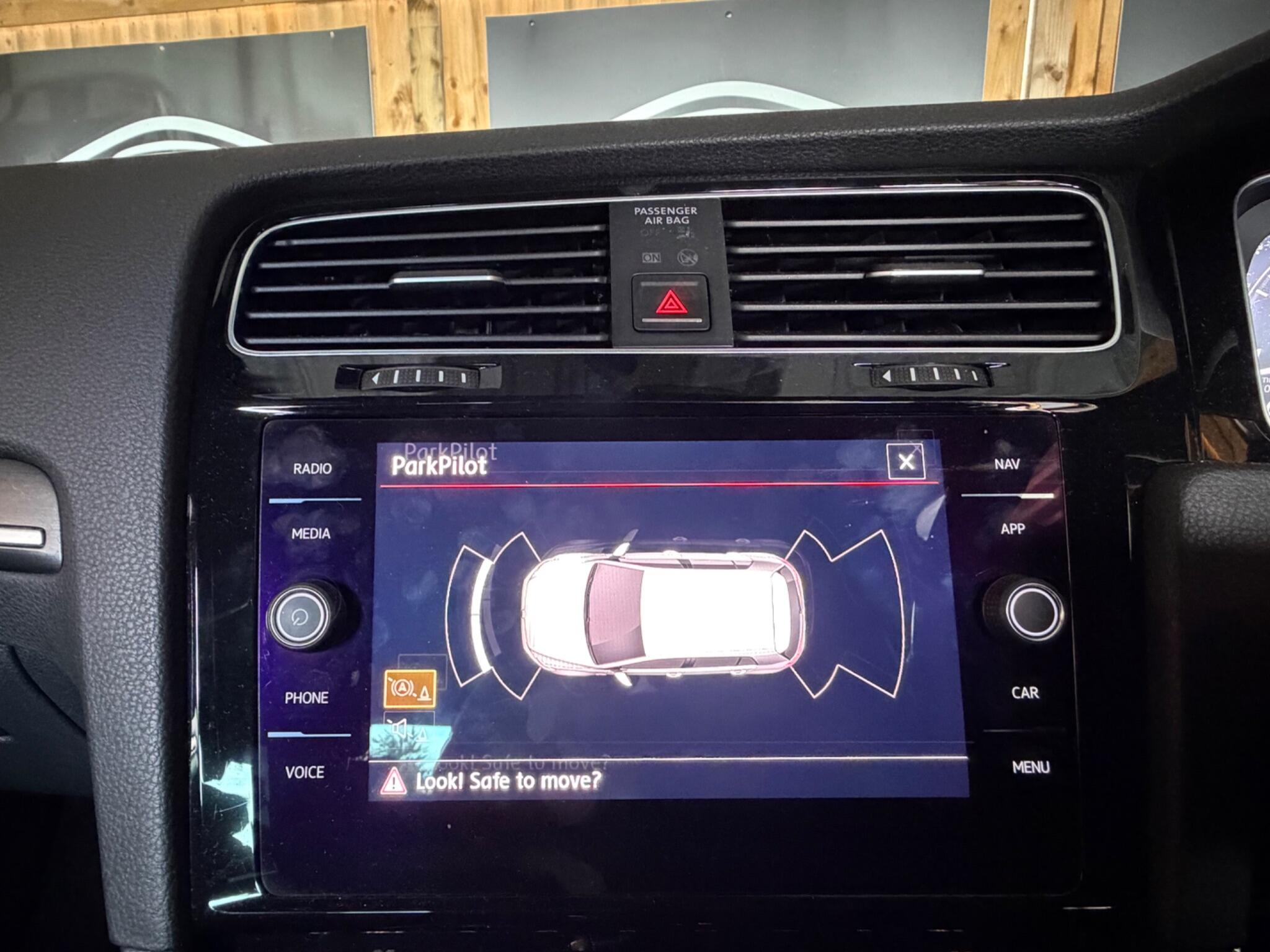 Volkswagen Golf view 32