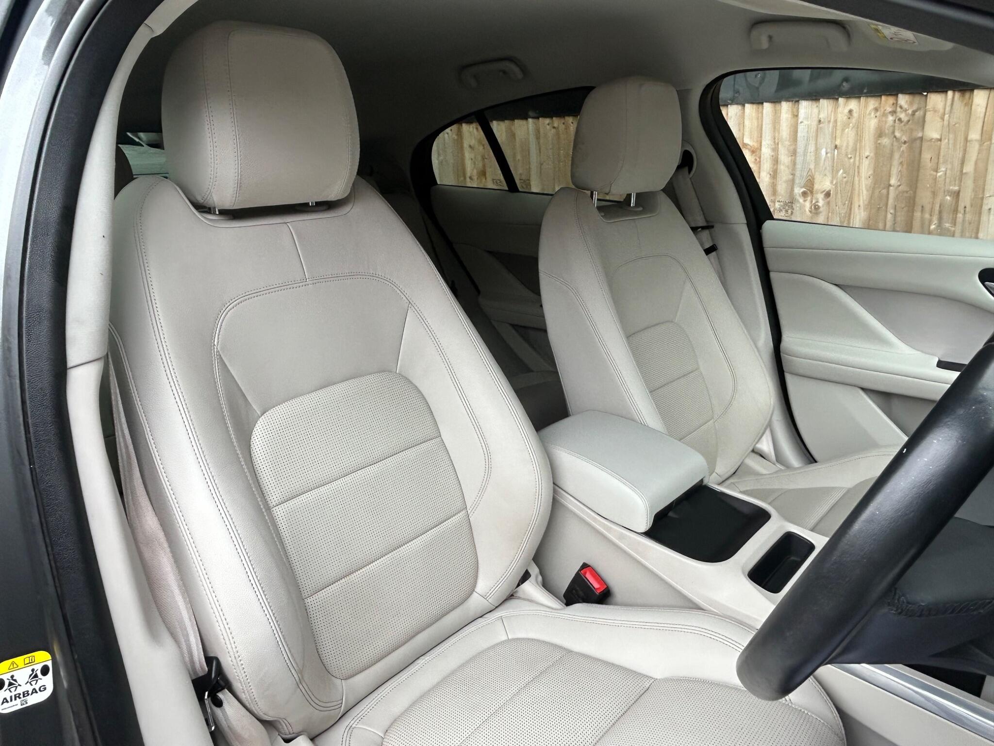 Jaguar I-Pace view 33