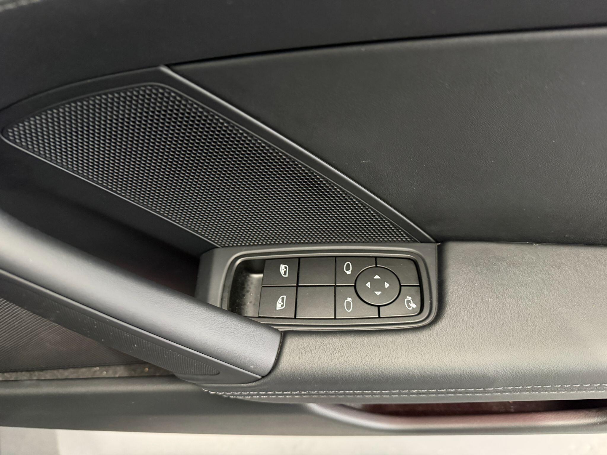 Porsche 911 view 15
