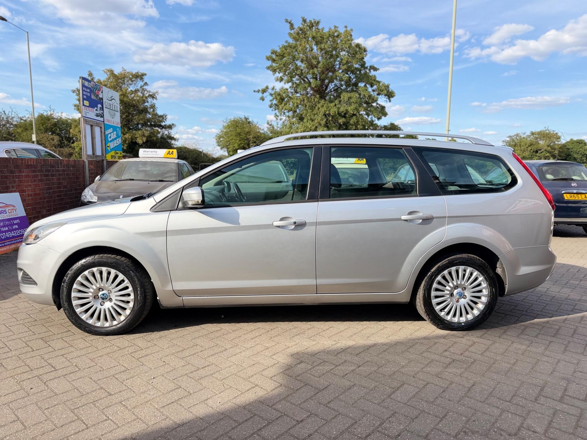 Ford Focus view 7