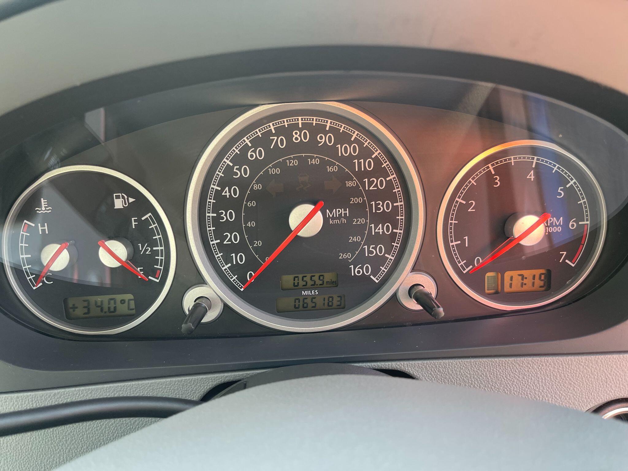 Chrysler Crossfire view 24