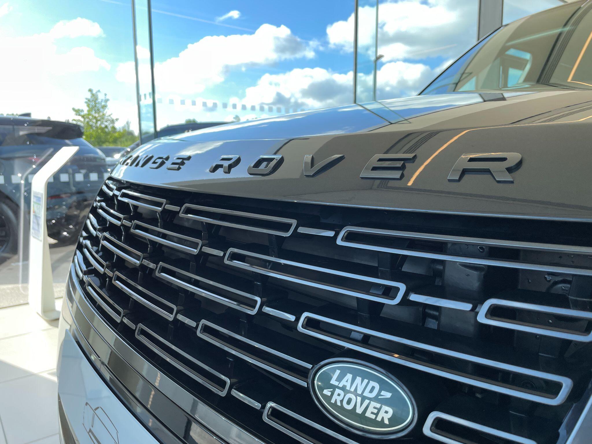Land Rover Range Rover view 42