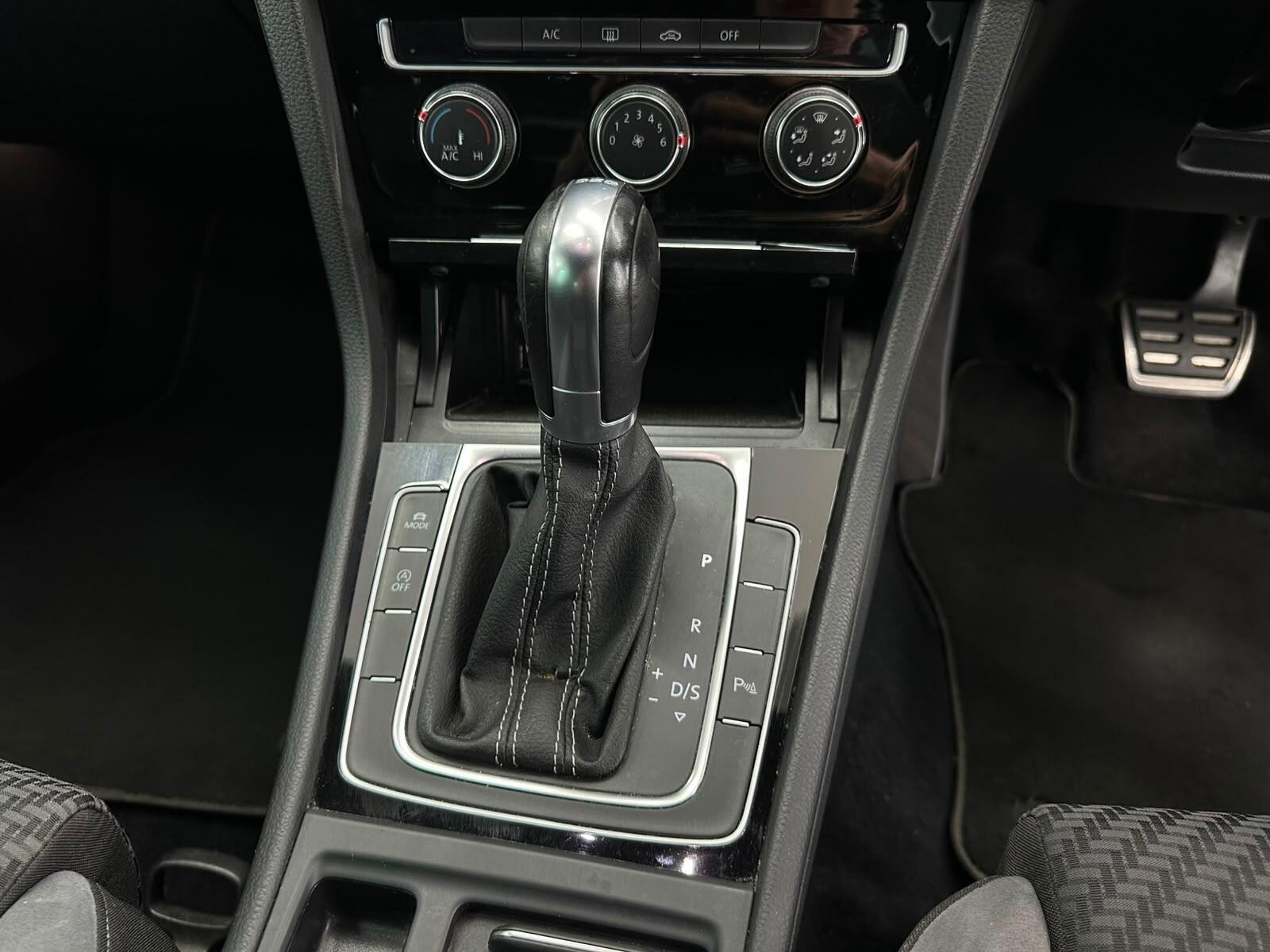 Volkswagen Golf view 45