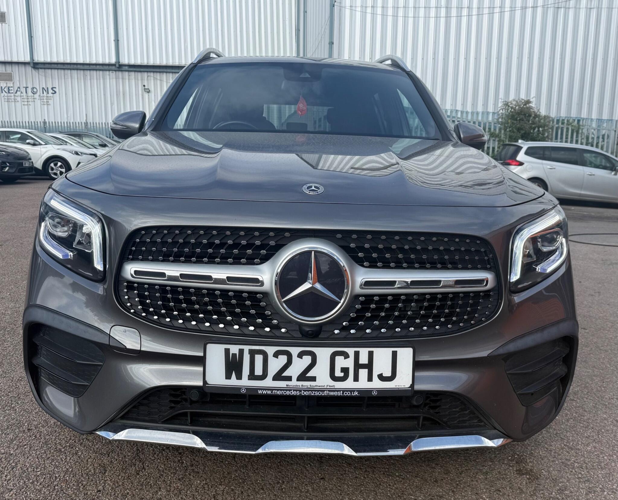 Mercedes-Benz GLB view 2