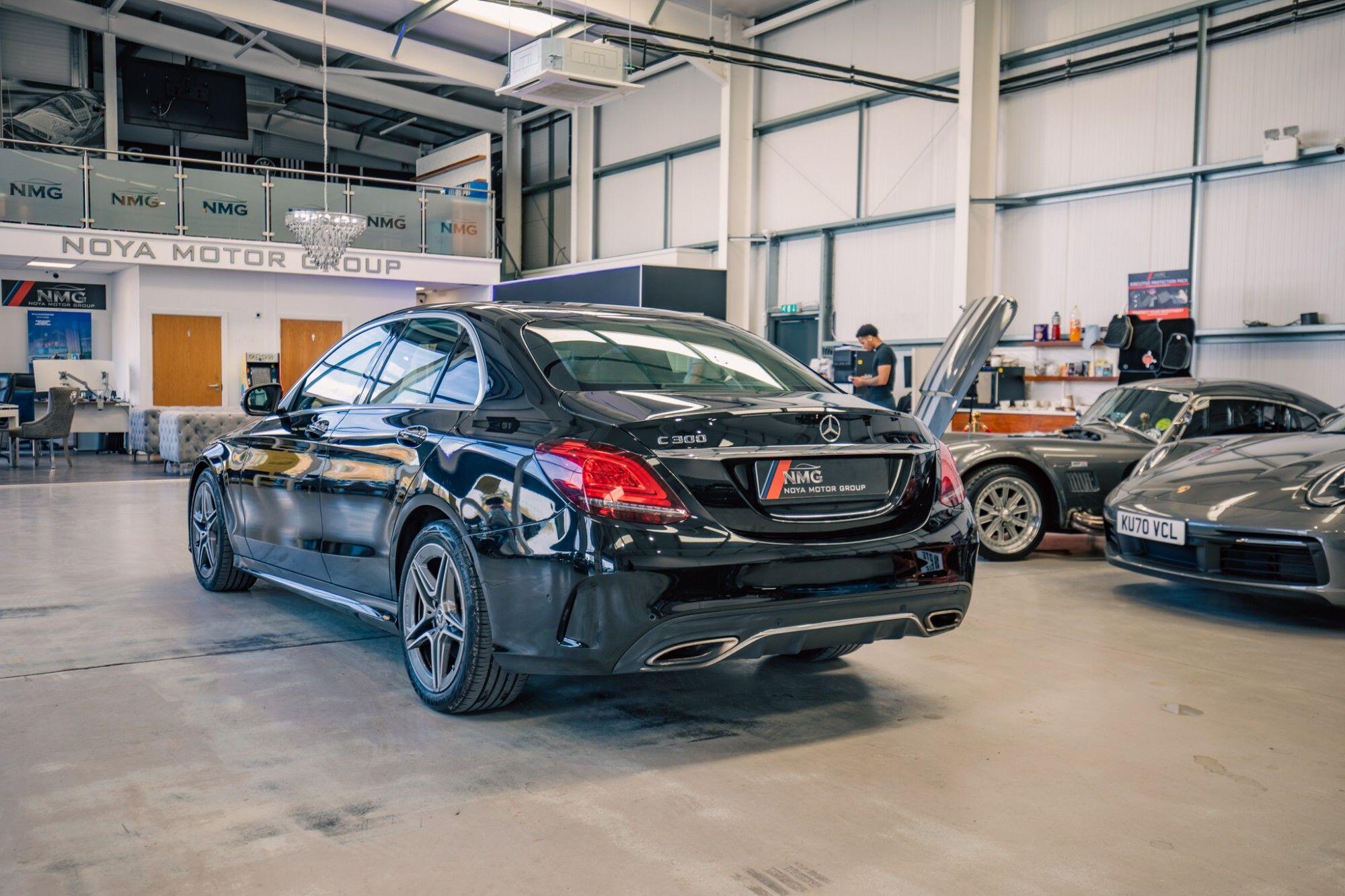 Mercedes-Benz C-Class view 29