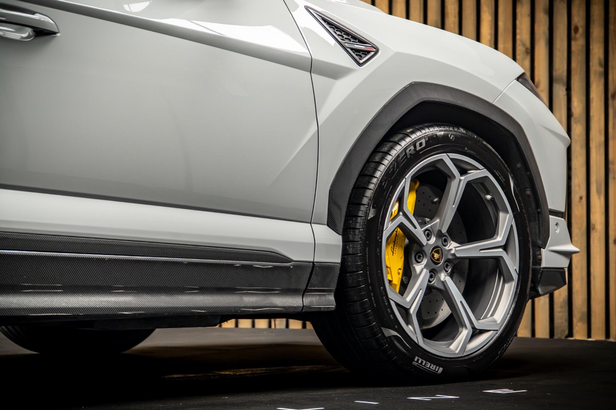 Lamborghini Urus view 14