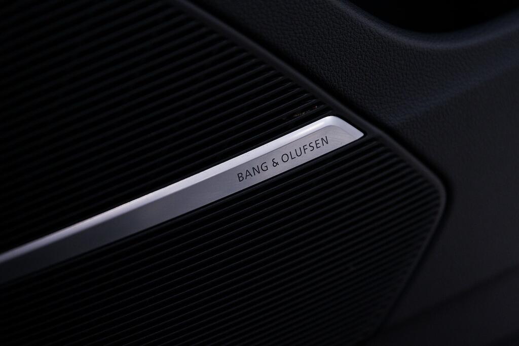 Audi Q7 view 14