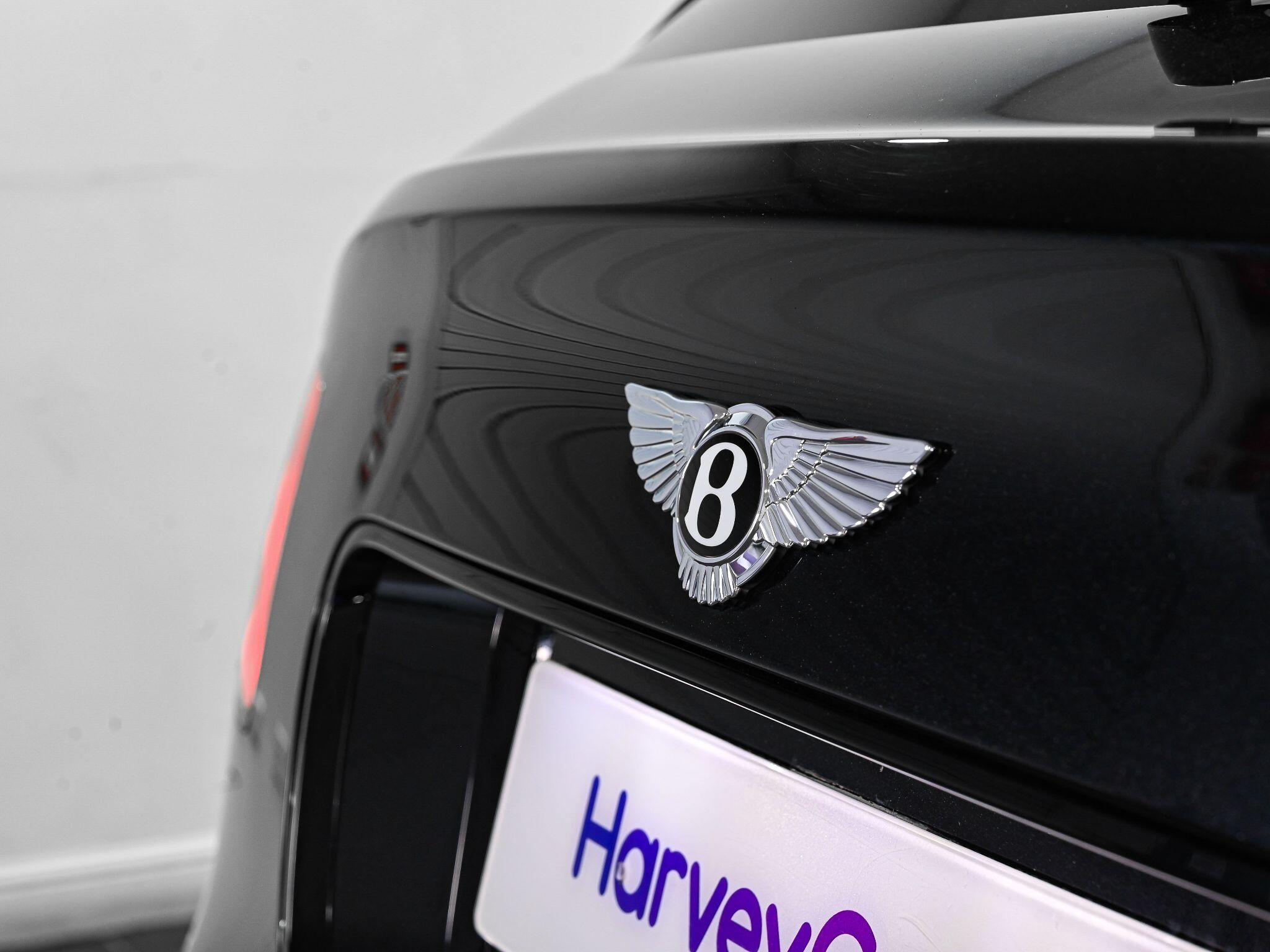 Bentley Bentayga view 34