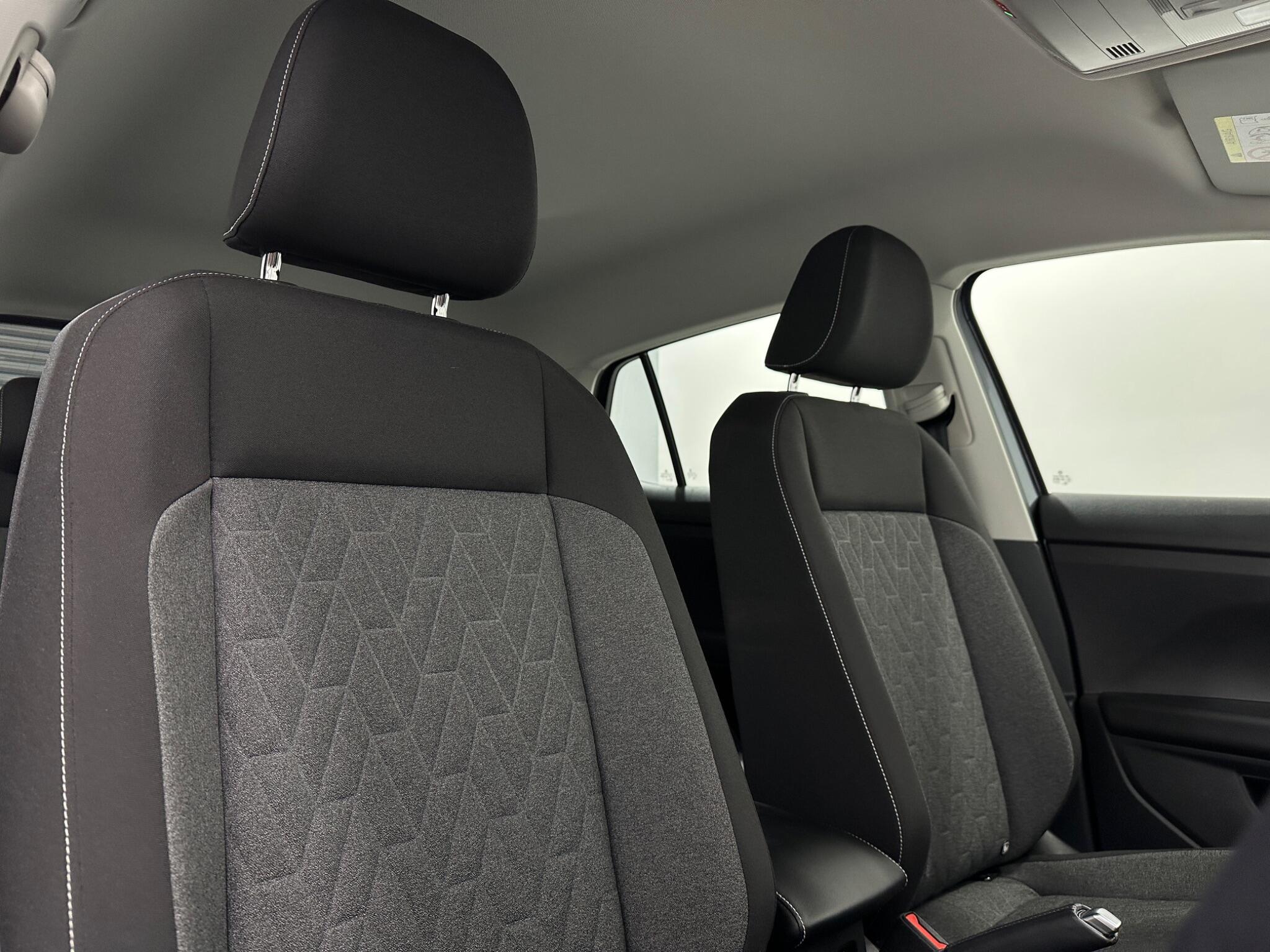 Volkswagen T-Cross view 32