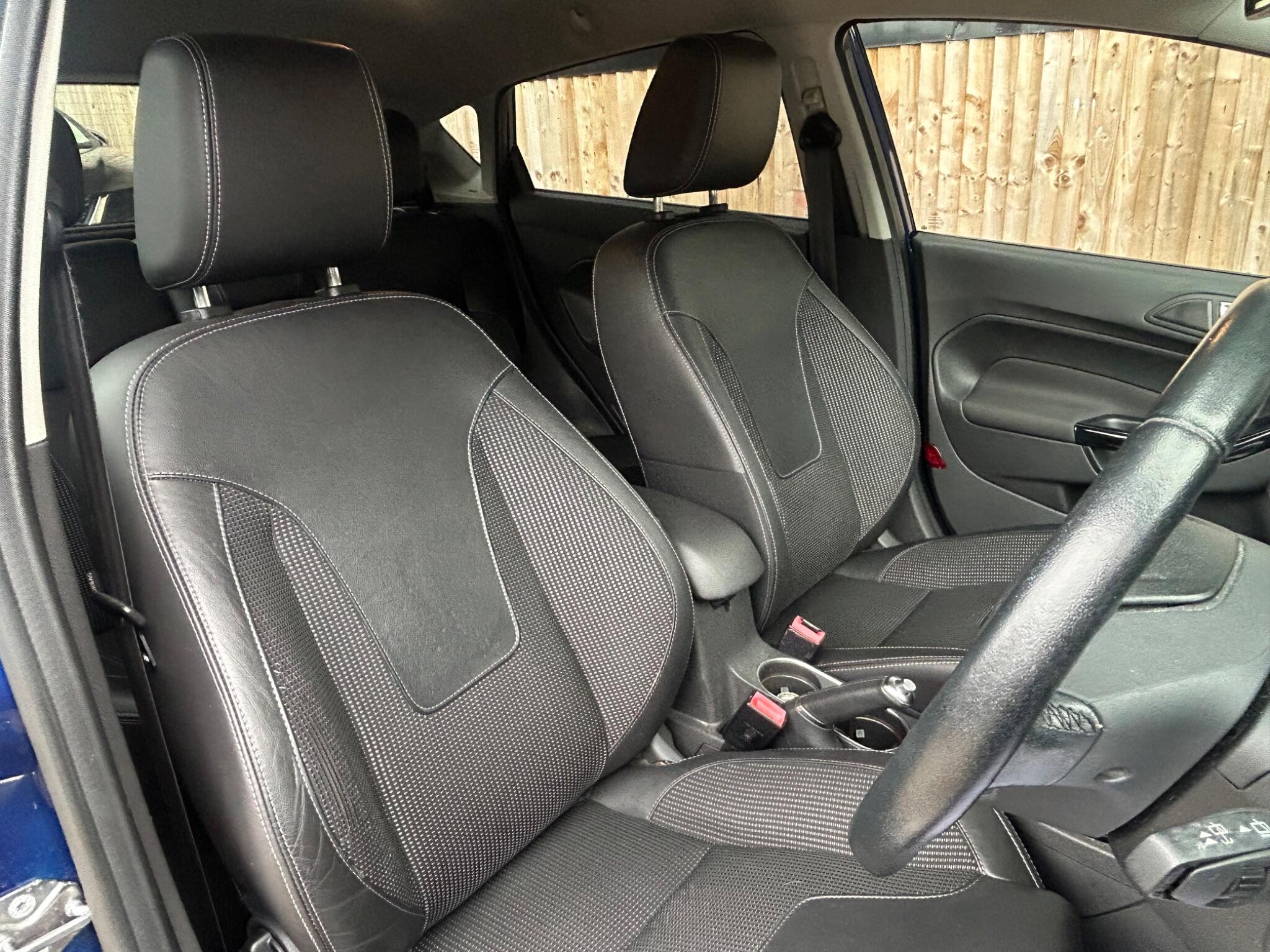 Ford Fiesta view 38