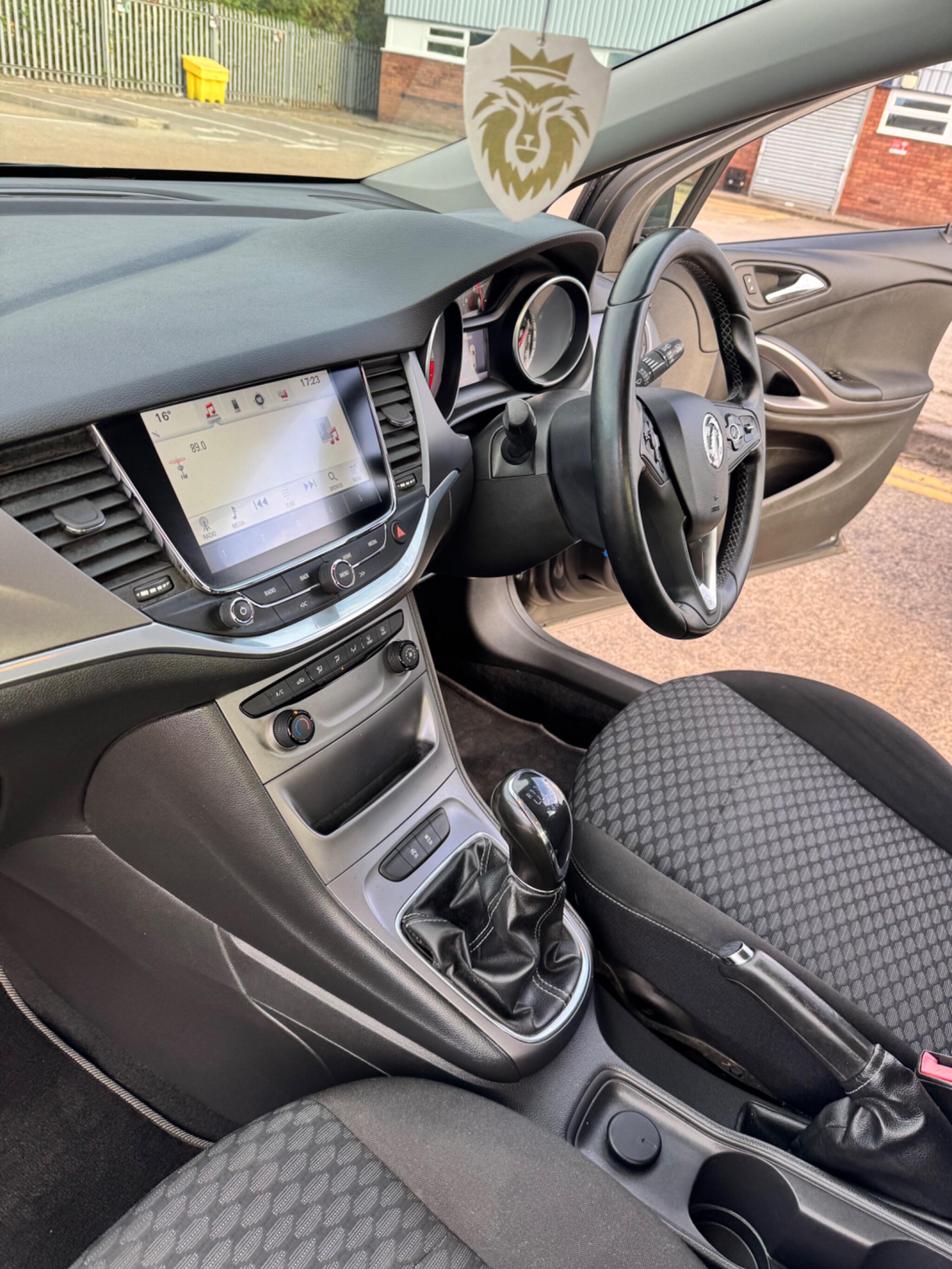 Vauxhall Astra view 19