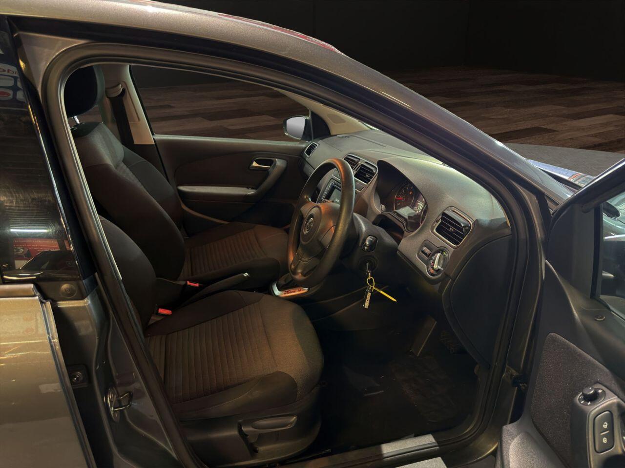 Volkswagen Polo view 10