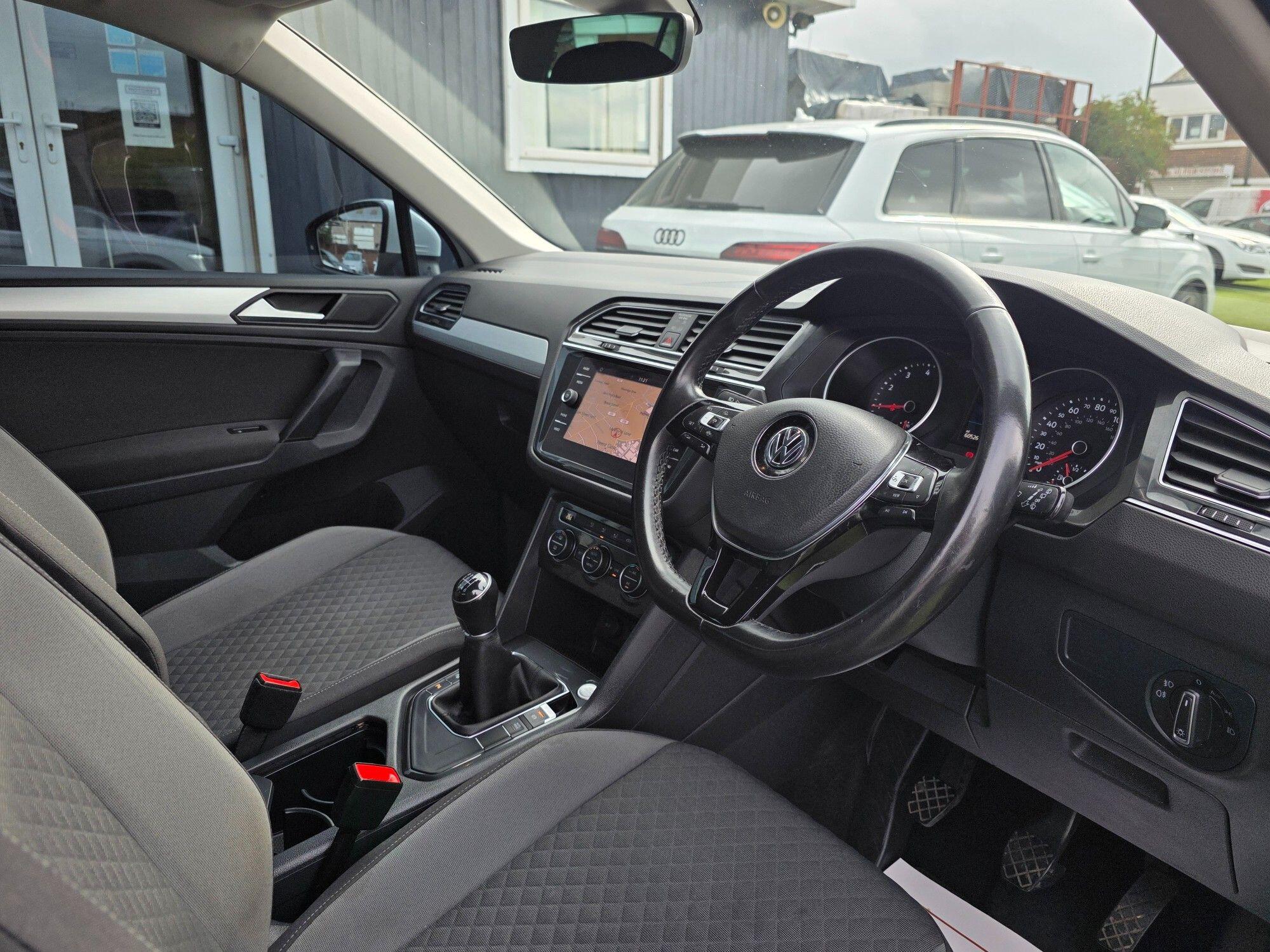 Volkswagen Tiguan view 18