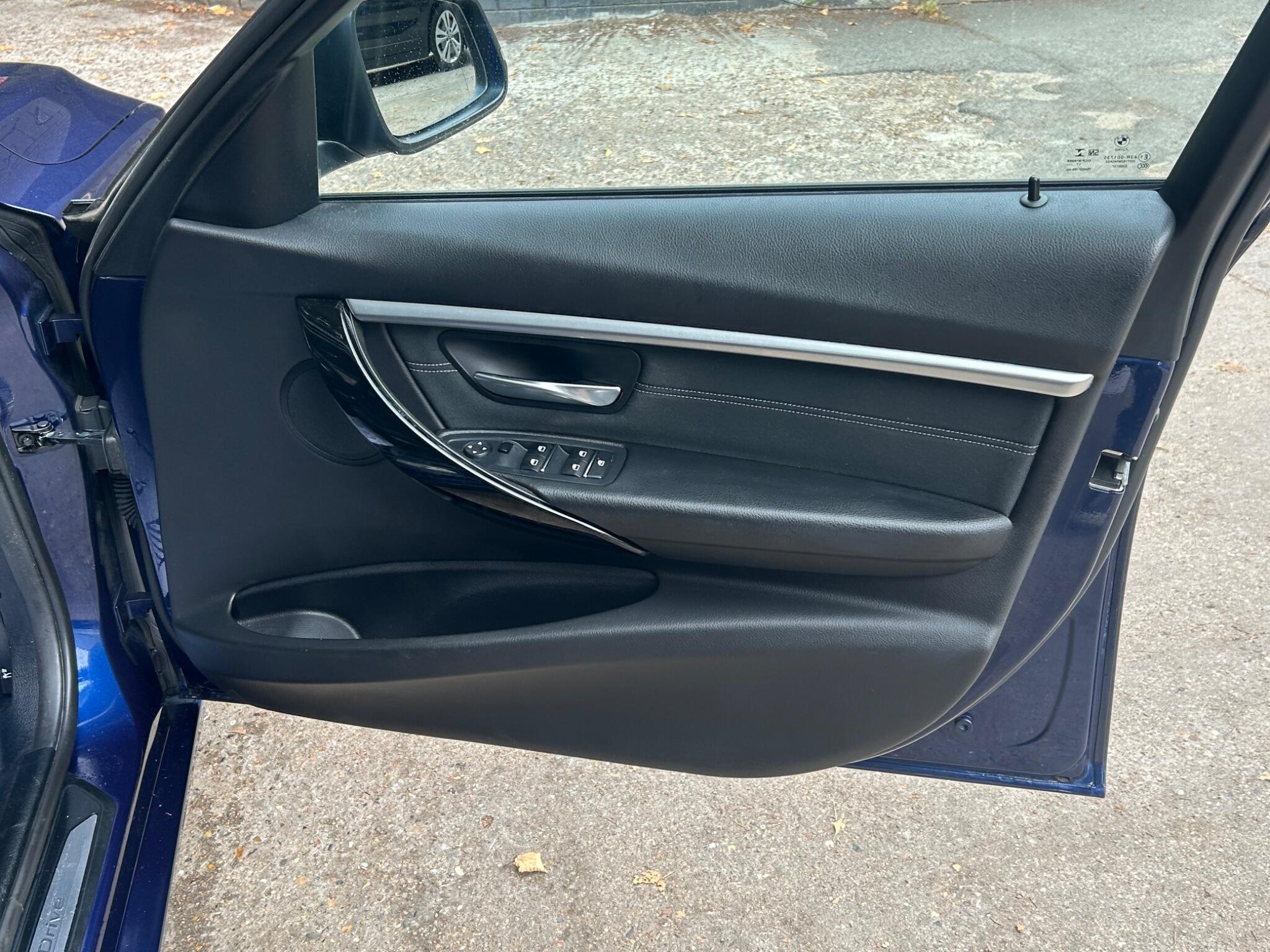 BMW 3 Series view 36