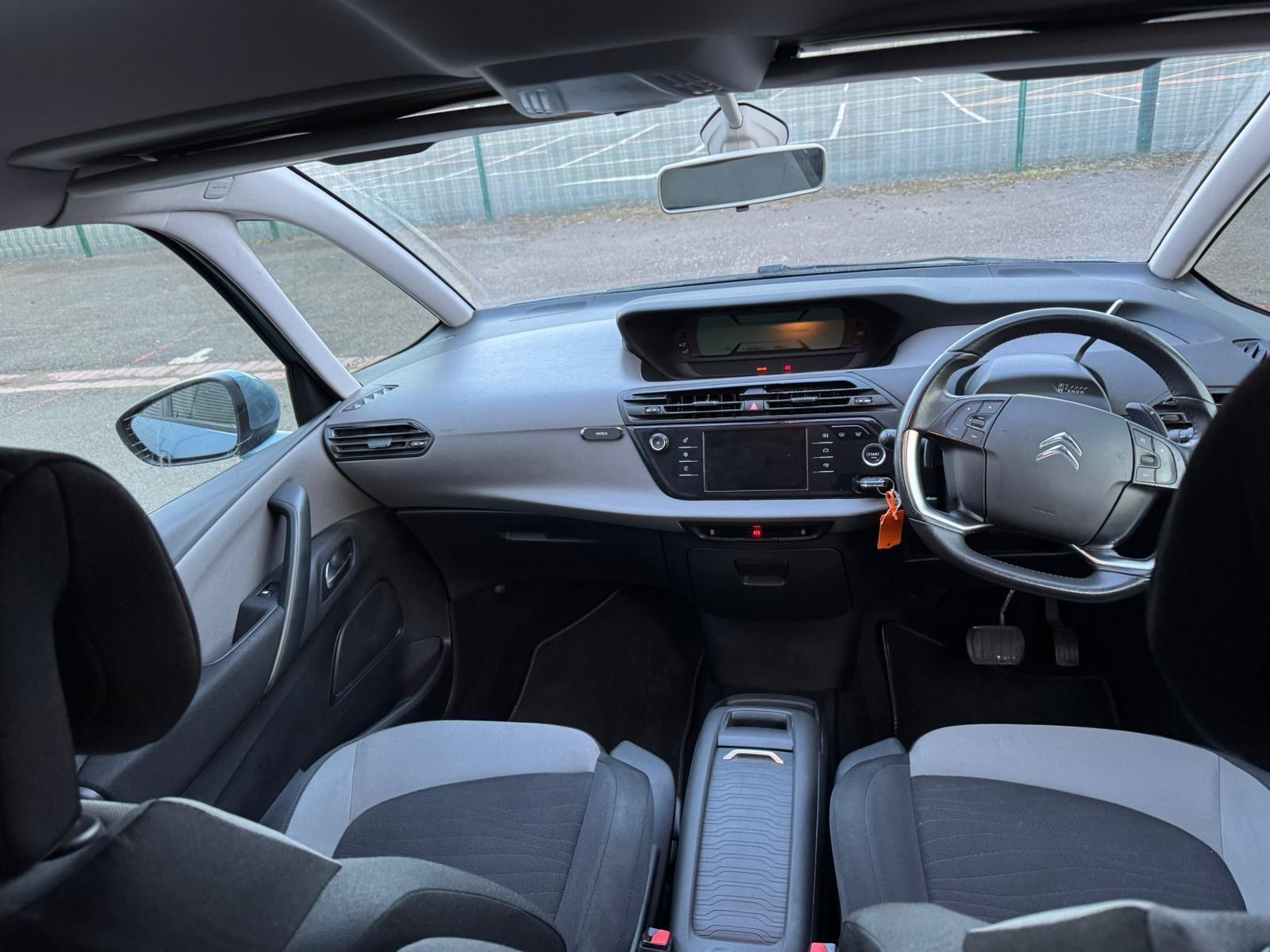Citroen Grand C4 Picasso view 26