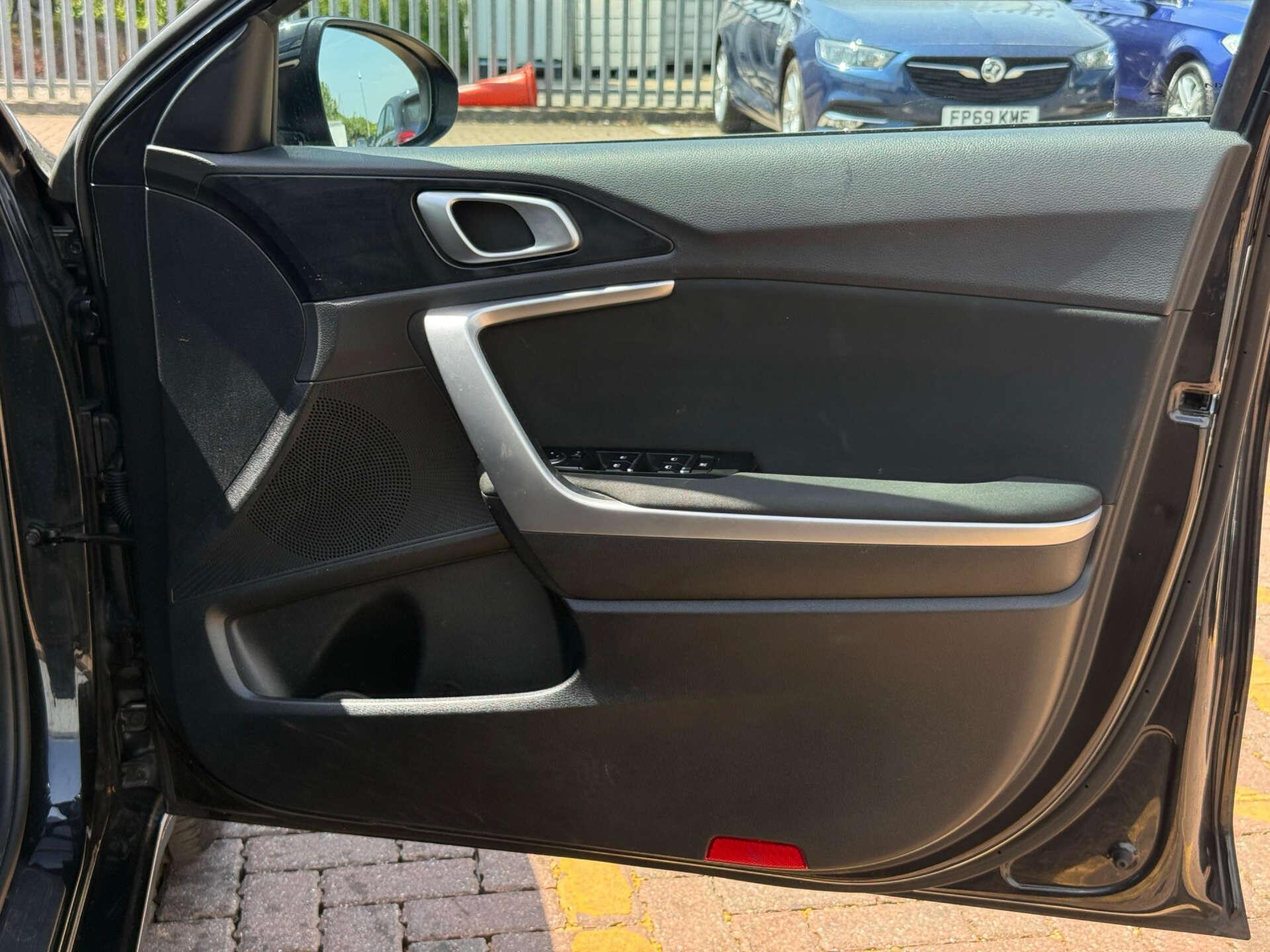 Kia Ceed view 34