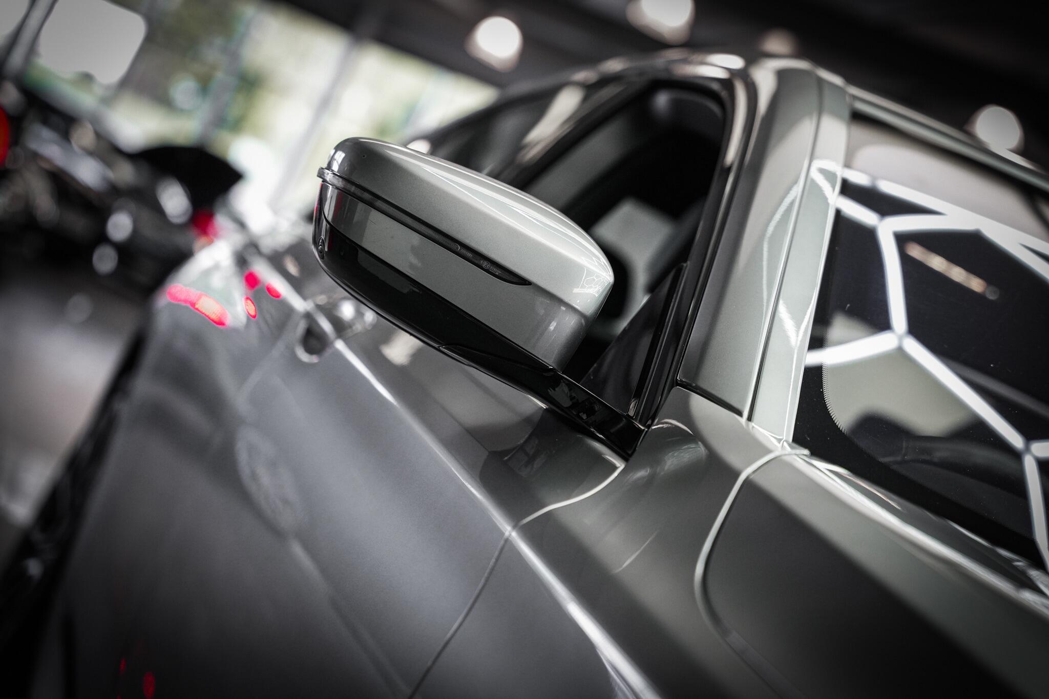 BMW 7 Series view 35